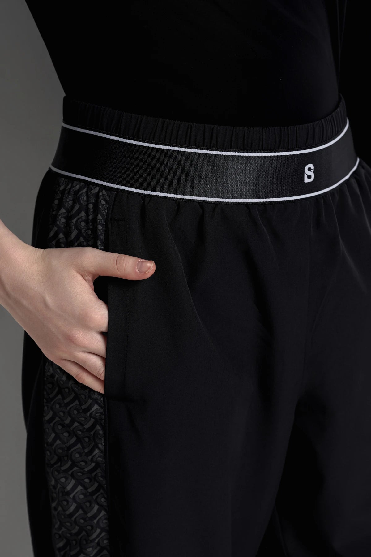 bimu pants in black by buttonscarves with side pockets