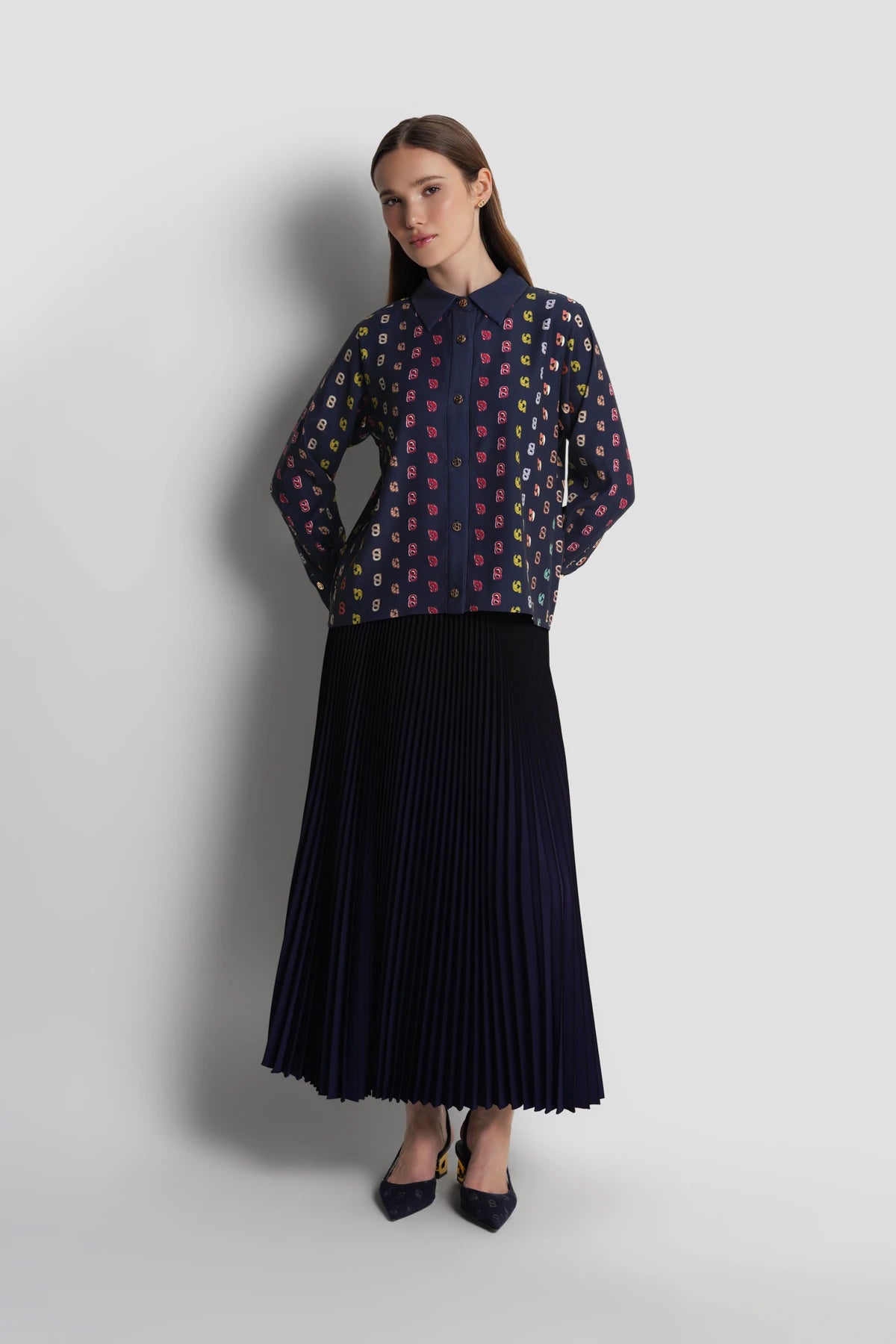 nagita crop shirt in navy by buttonscarves overview look