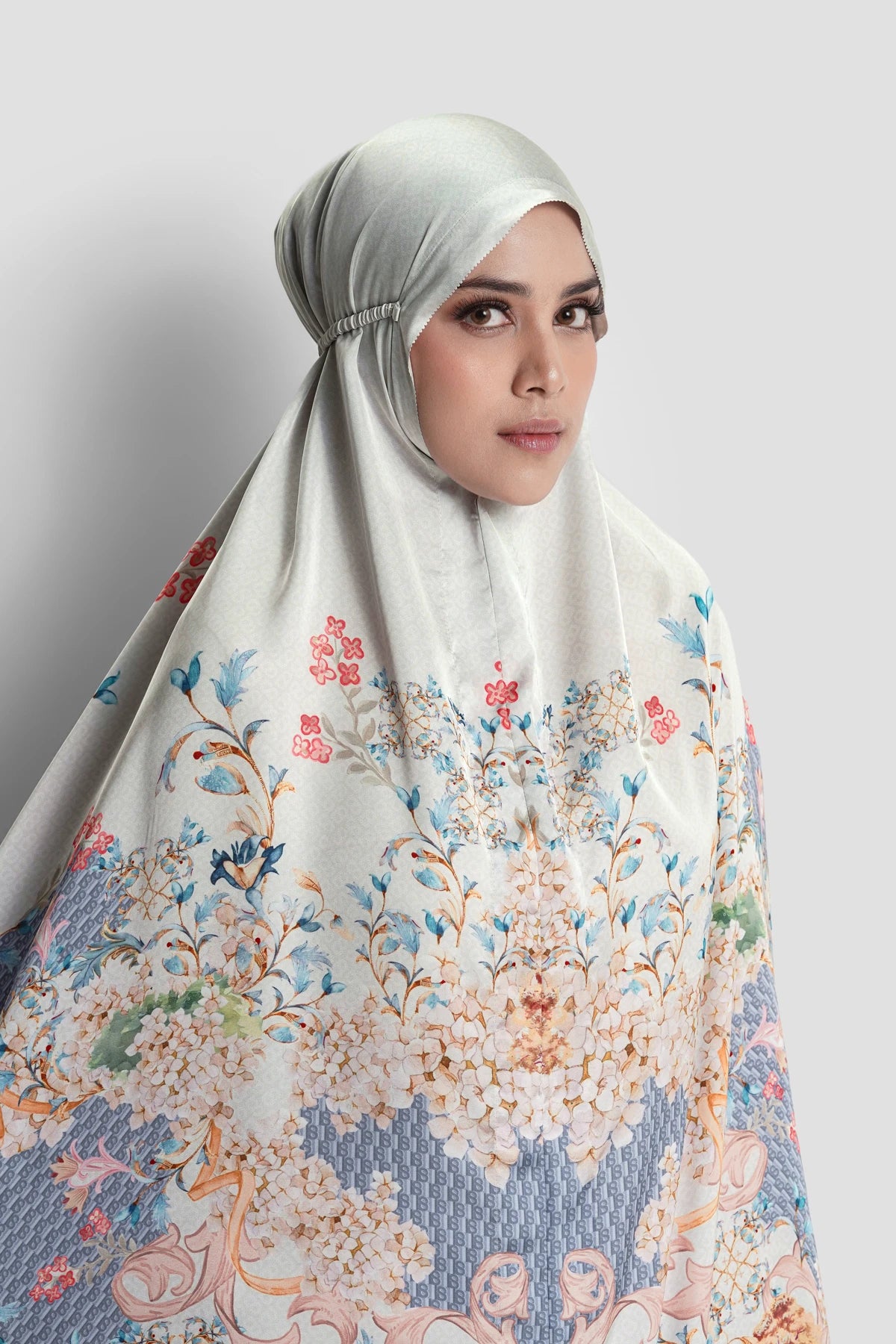 istanbul satin silk prayer robe in hagia by buttonscarves detail