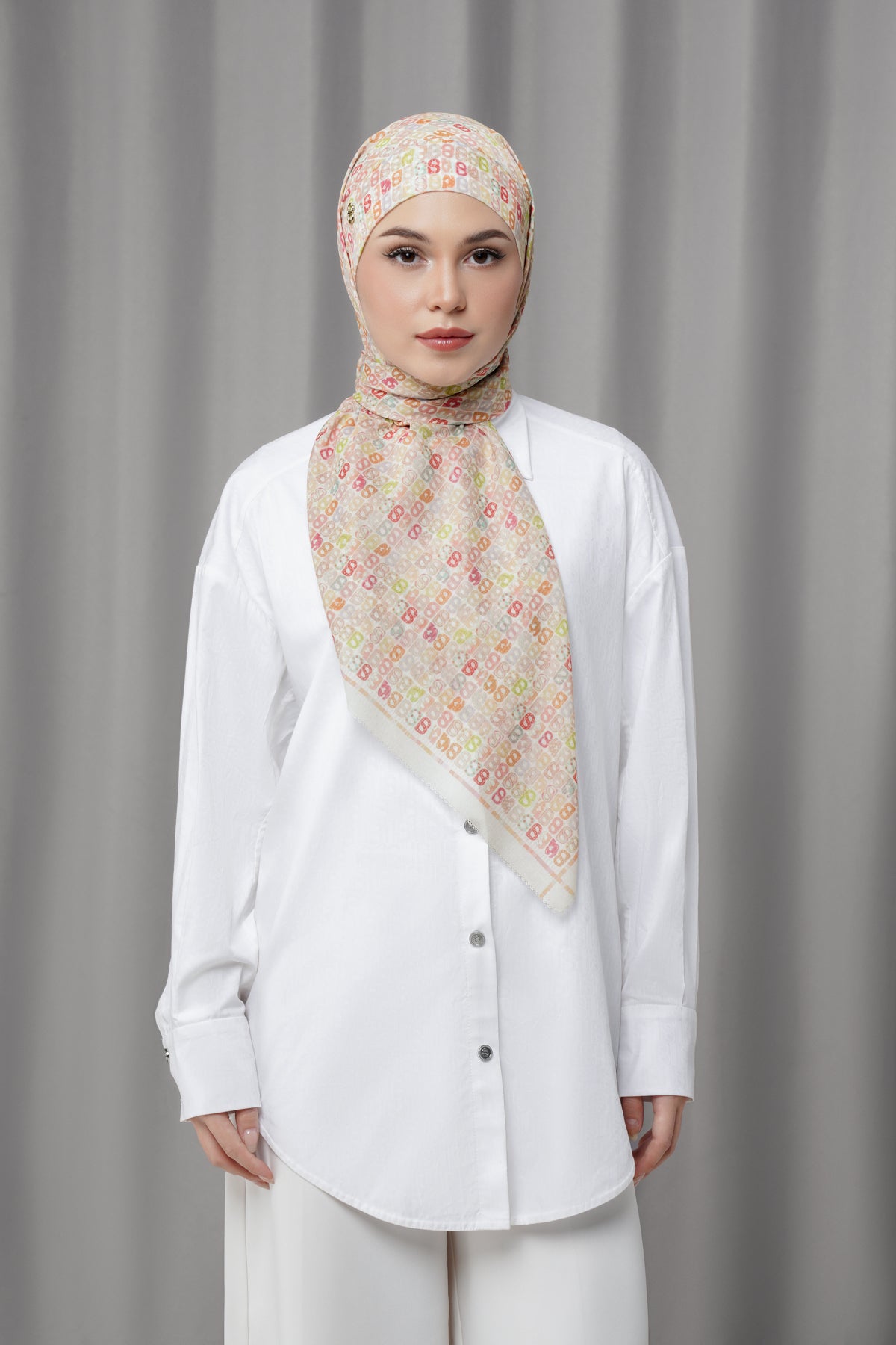 Nagita Tie Back Square - True White
