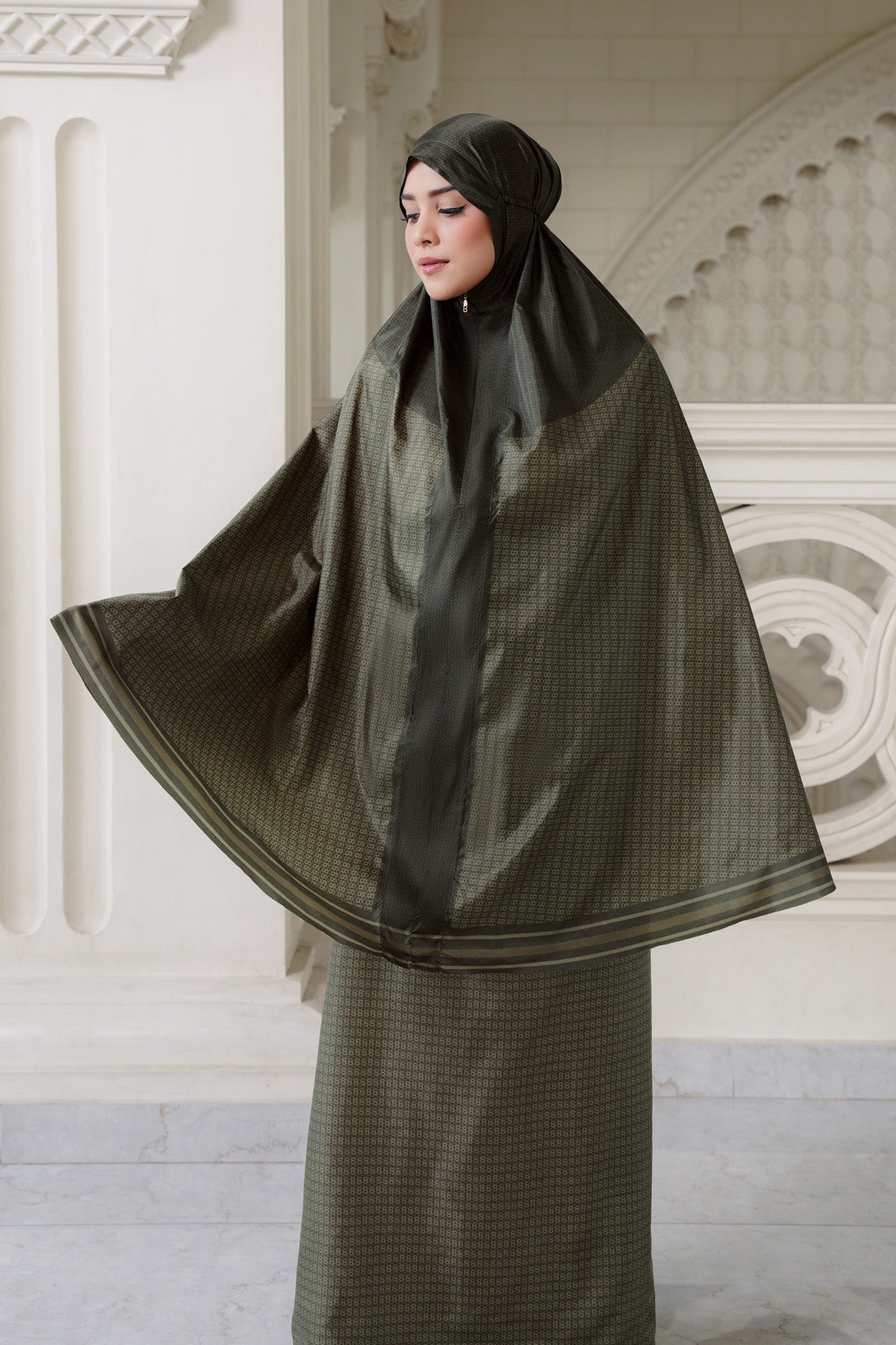 Linka Two Tone Capsule Prayer Robe - Cocoa