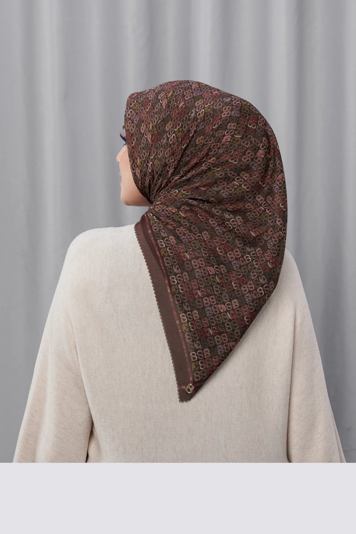 Nagita Square - Mahogany