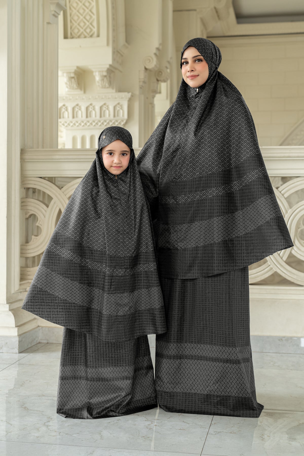 Tapis Abstre Capsule Prayer Robe - Charcoal