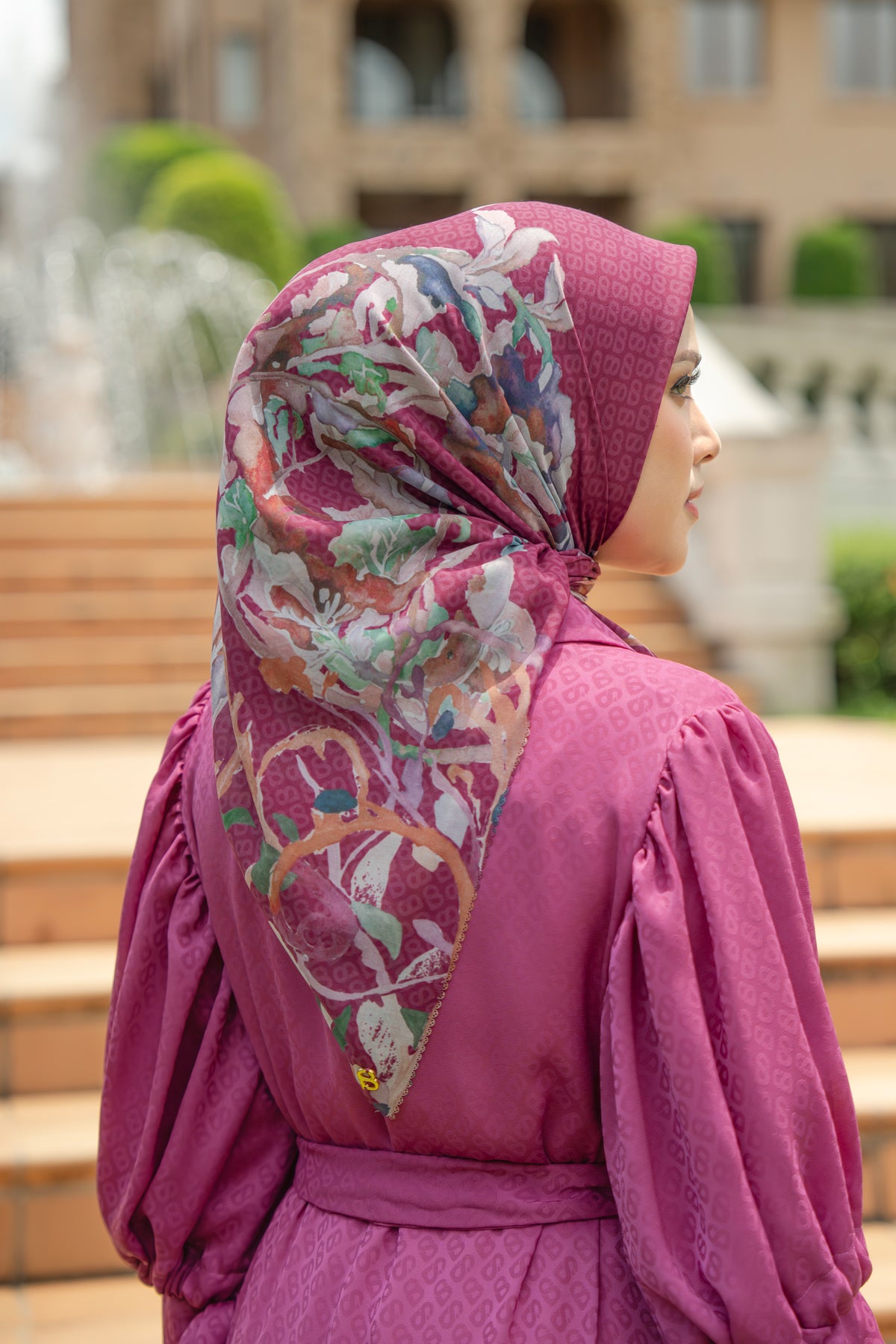 Velmora Square - Pigment