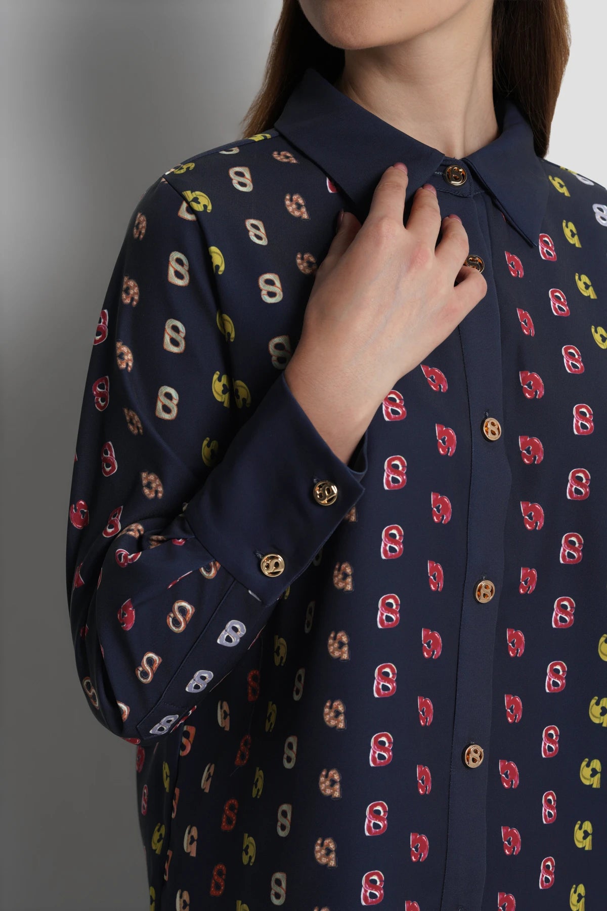 nagita crop shirt in navy by buttonscarves pattern detail