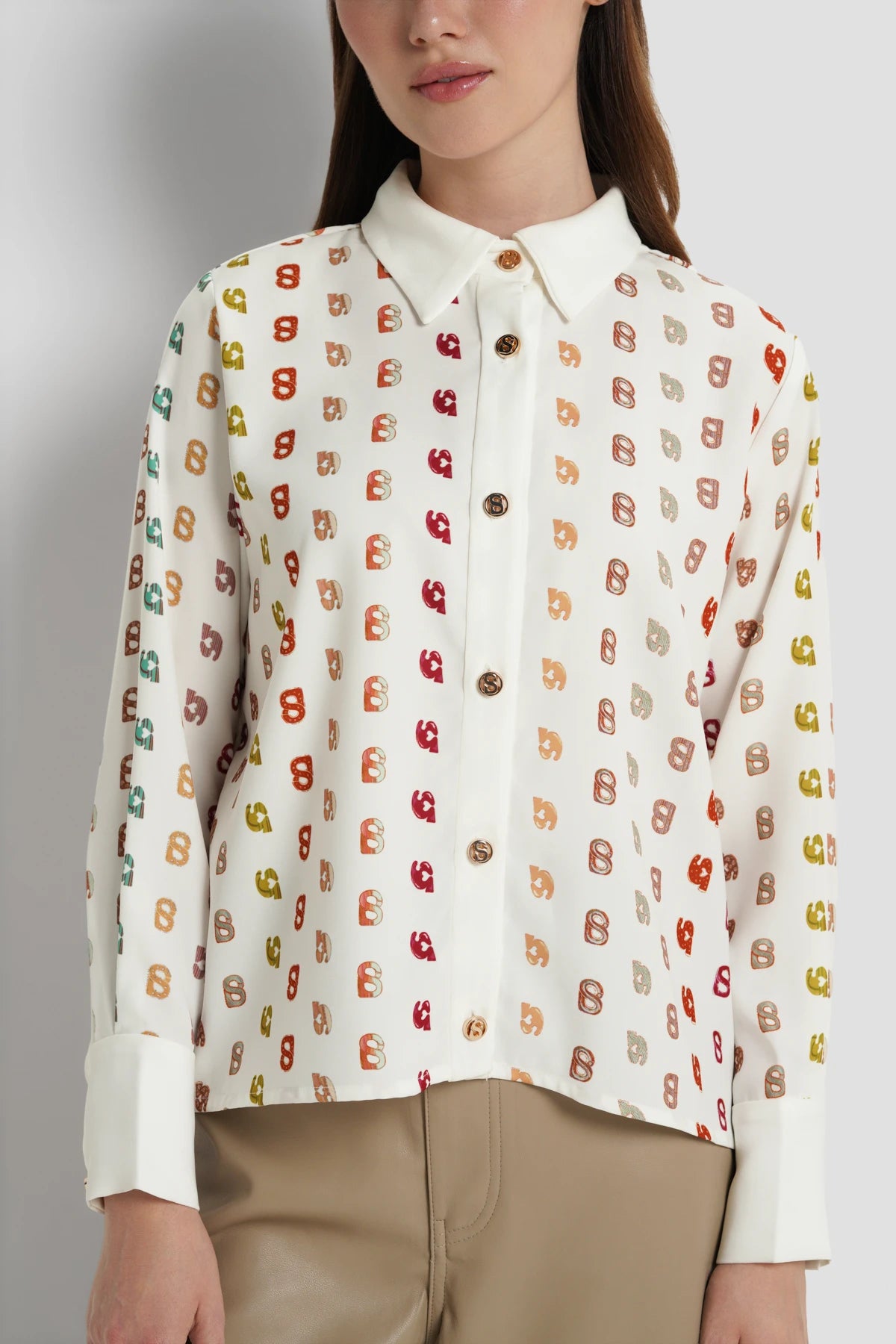 nagita crop shirt in white by buttonscarves pattern detail