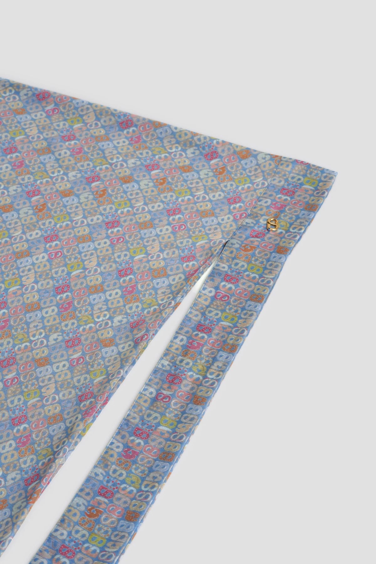 nagita tie back square scarf in polaris by buttonscarves pattern detail