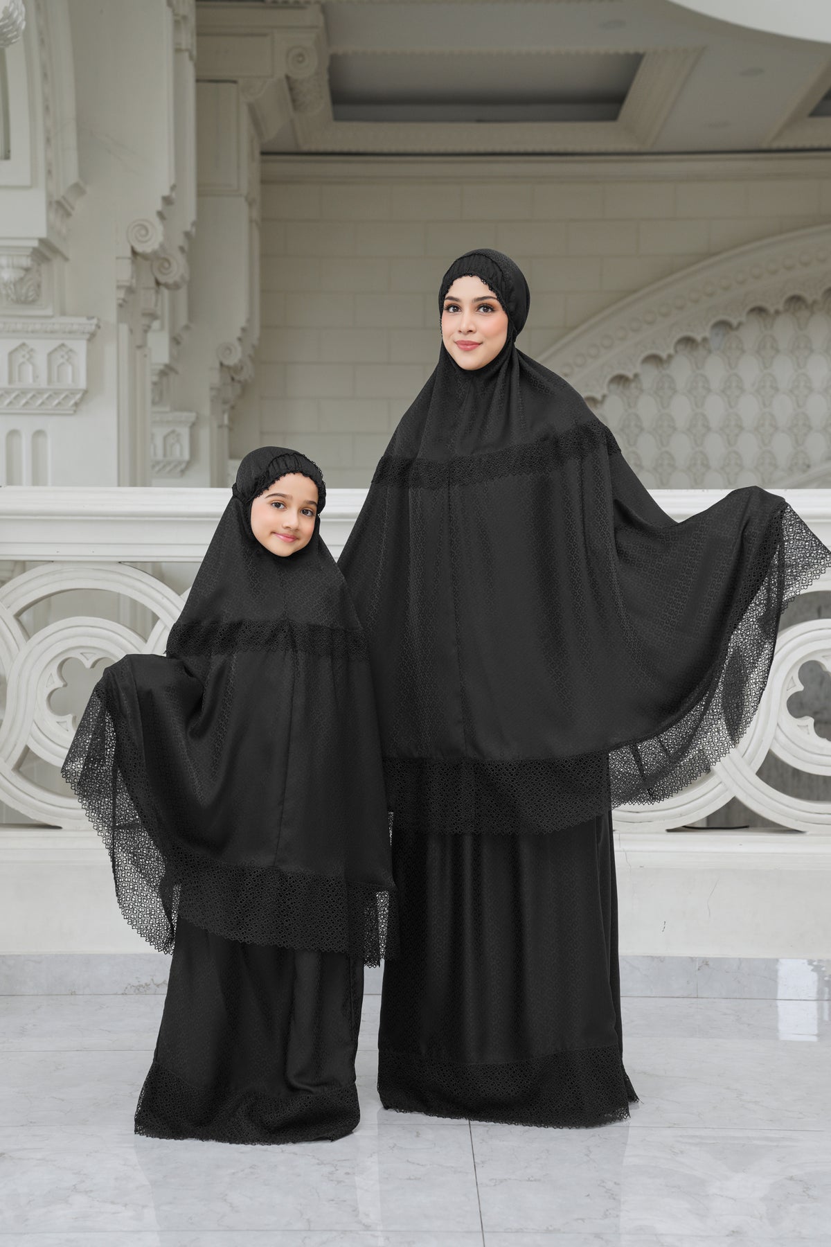 Safa Kids Prayer Robe - Black