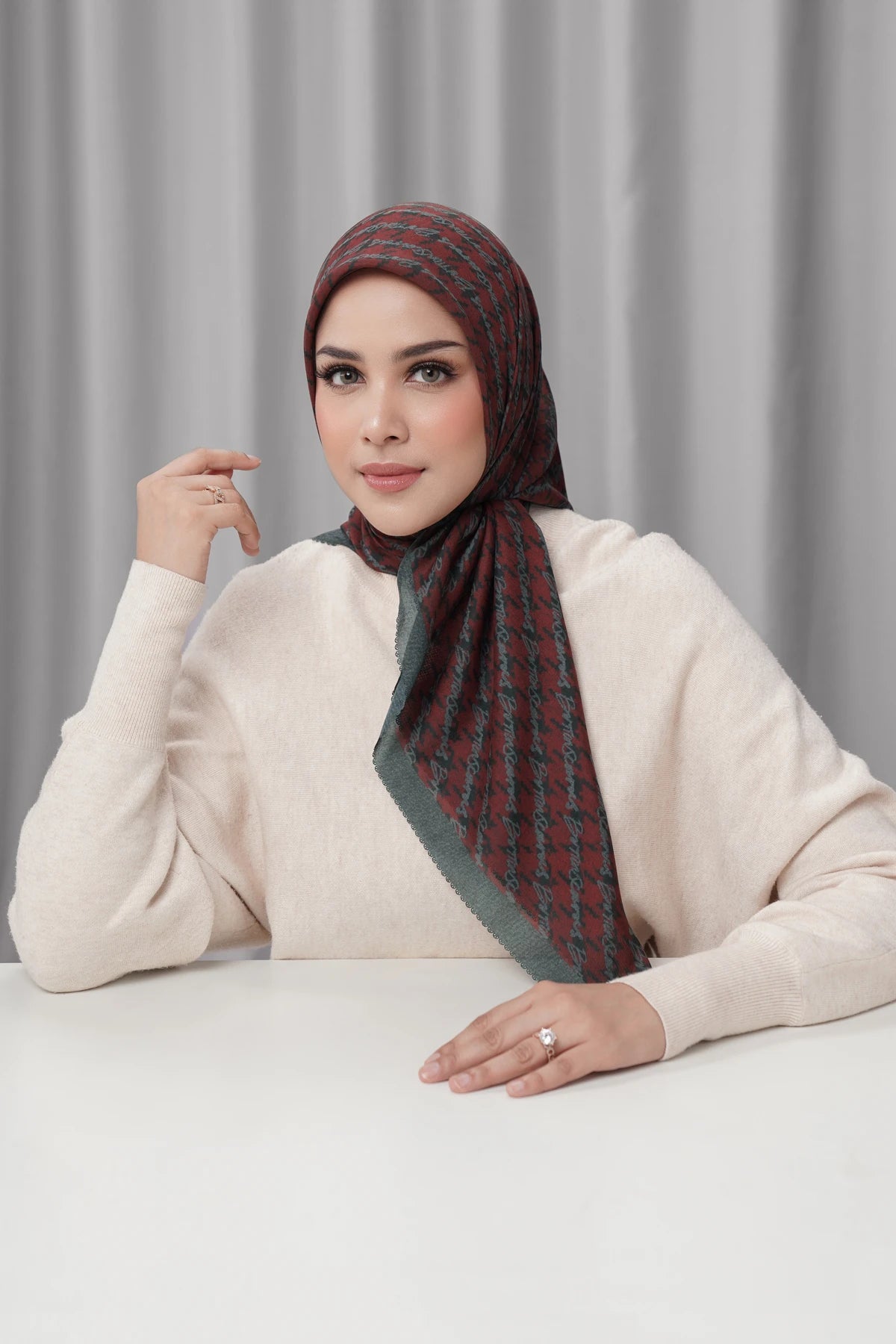 The Editor Square - Rouge