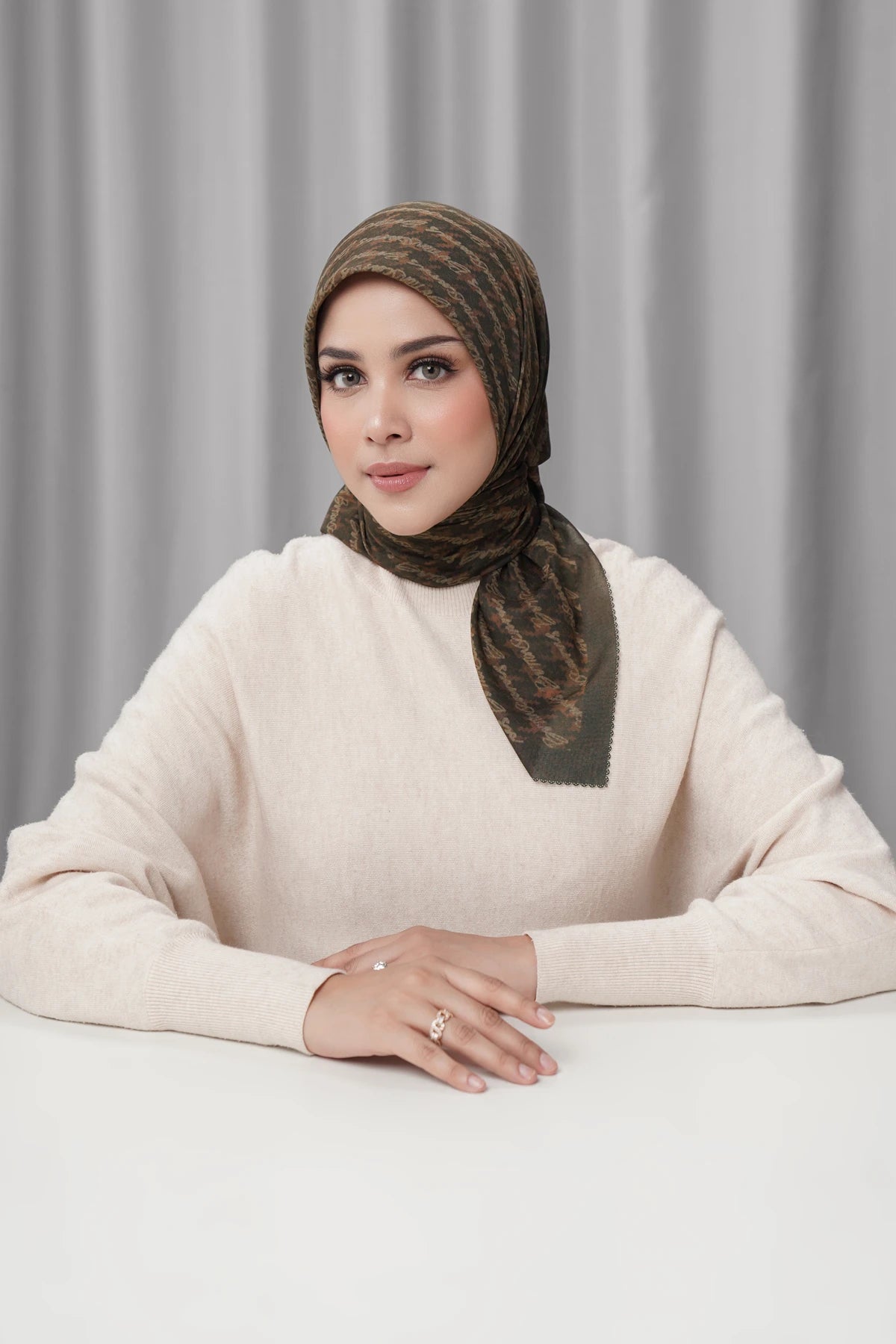 The Editor Square - Espresso