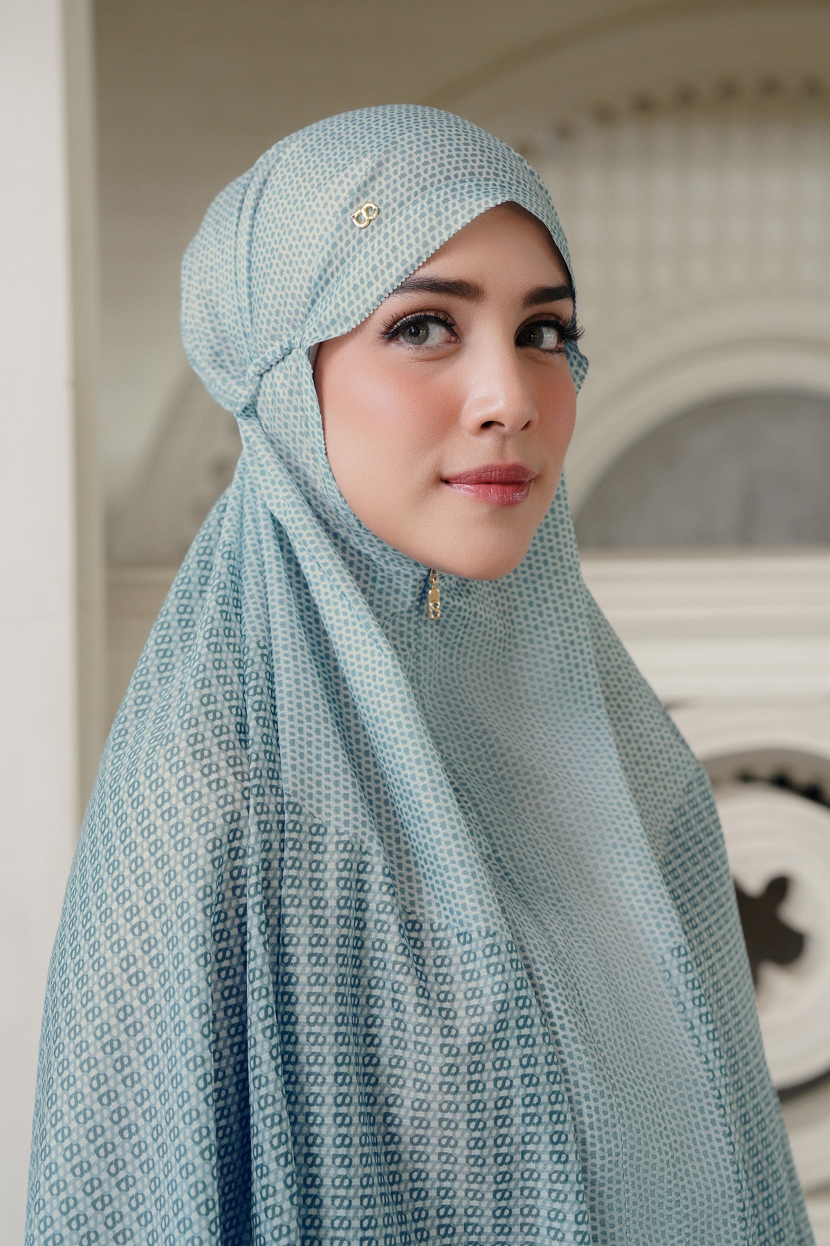 Linka Two Tone Capsule Prayer Robe - Mist