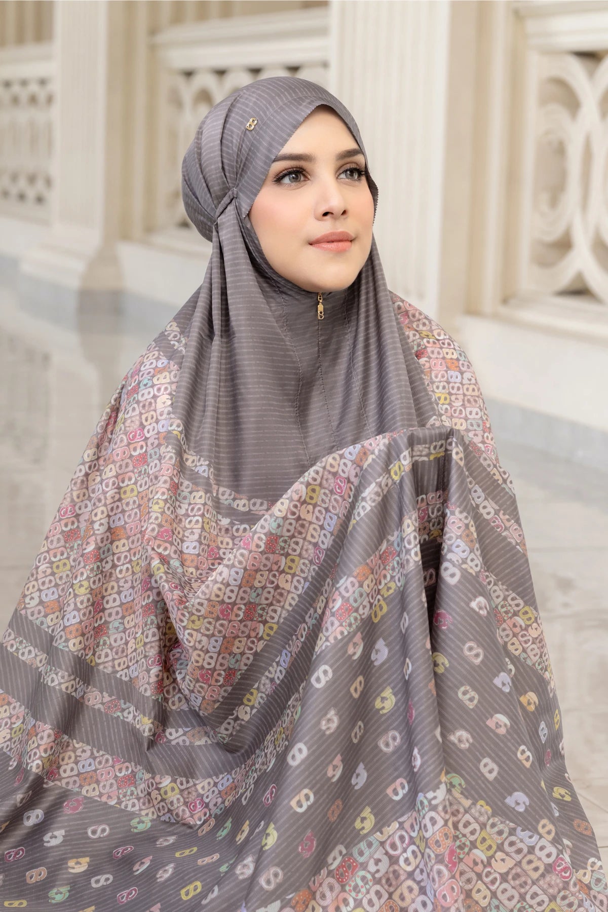Nagita Capsule Prayer Robe - Chestnut