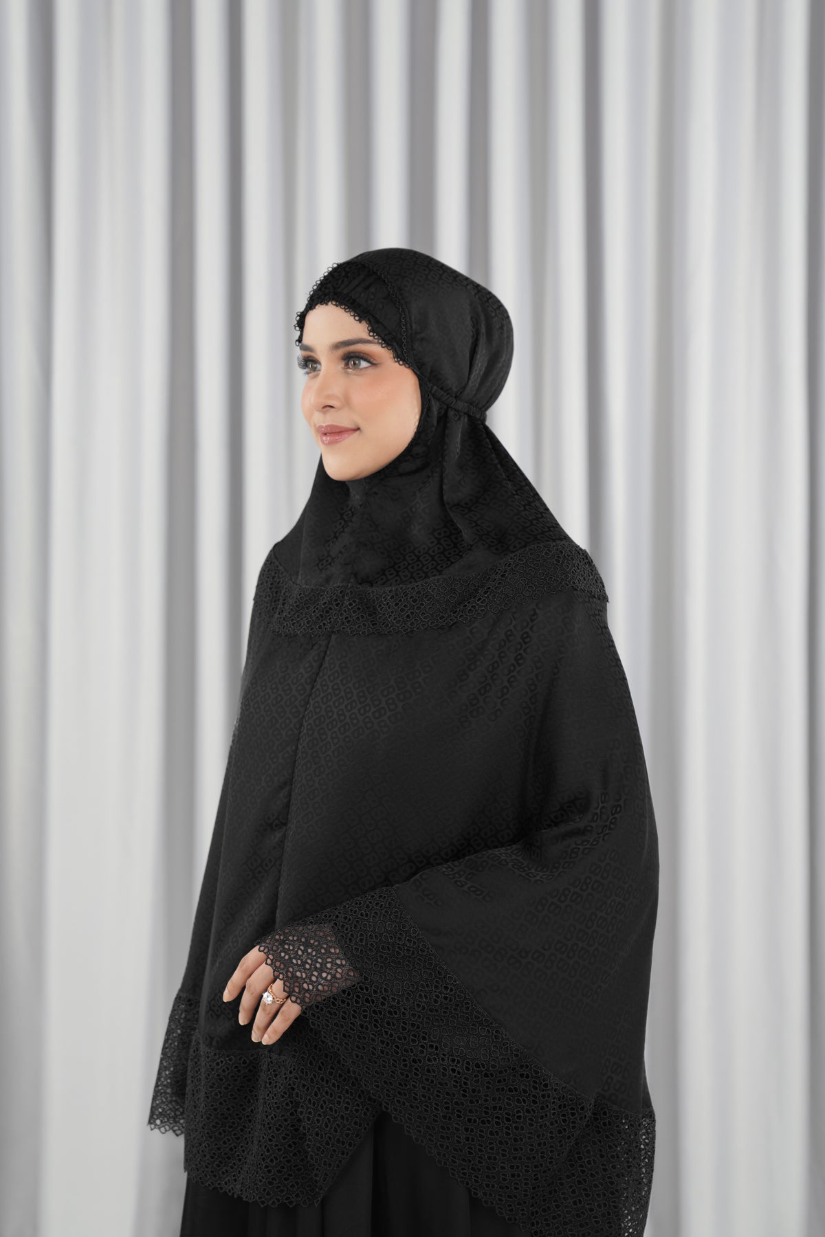 Safa Bergo - Black