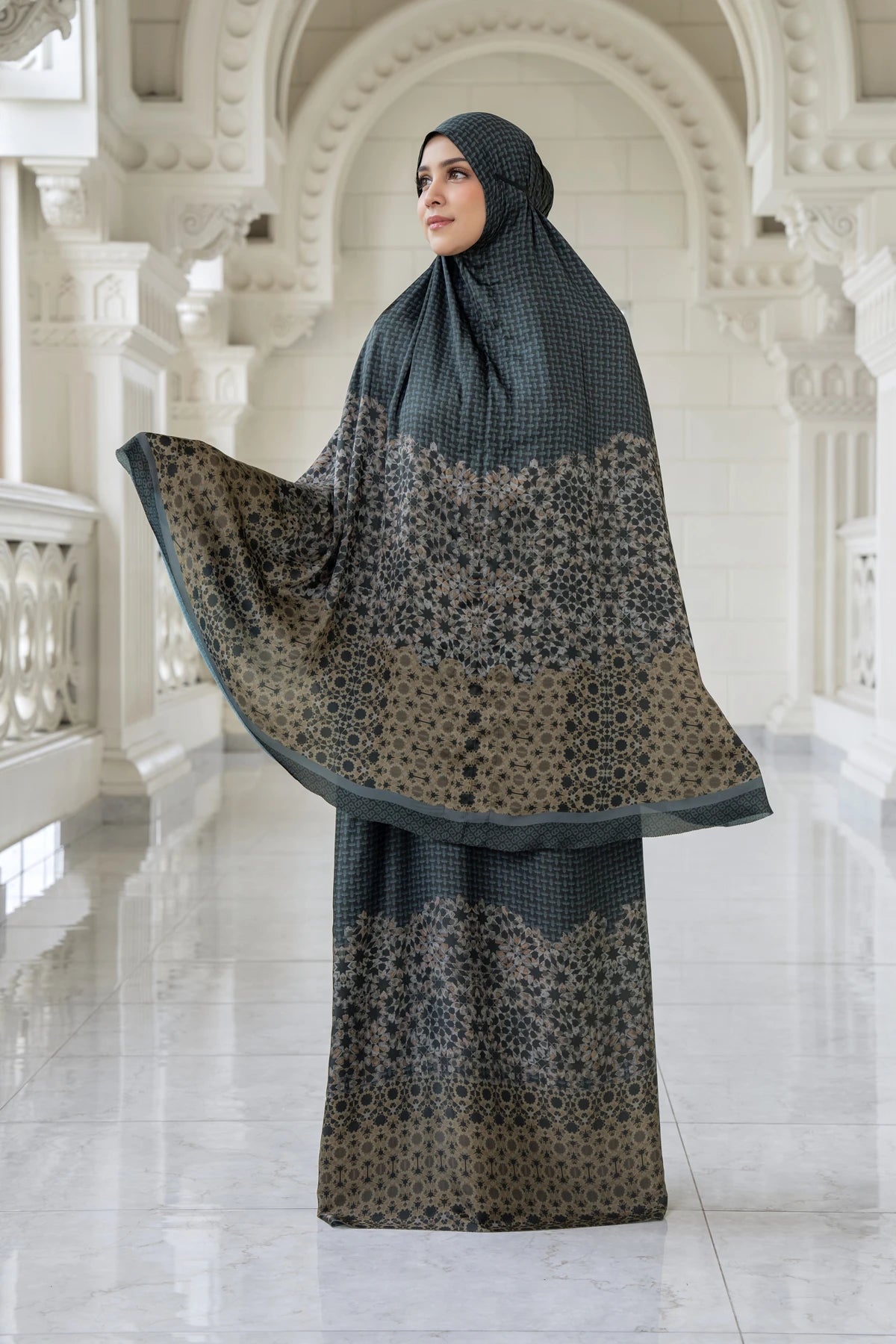 Haramain 2 Prayer Robe - Dates