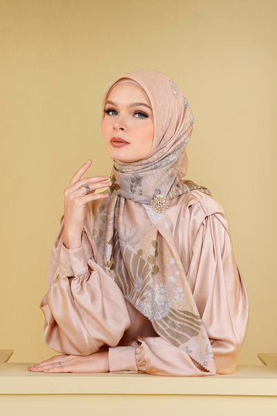 BUTTONSCARVESKIMMONIASERIESCOU