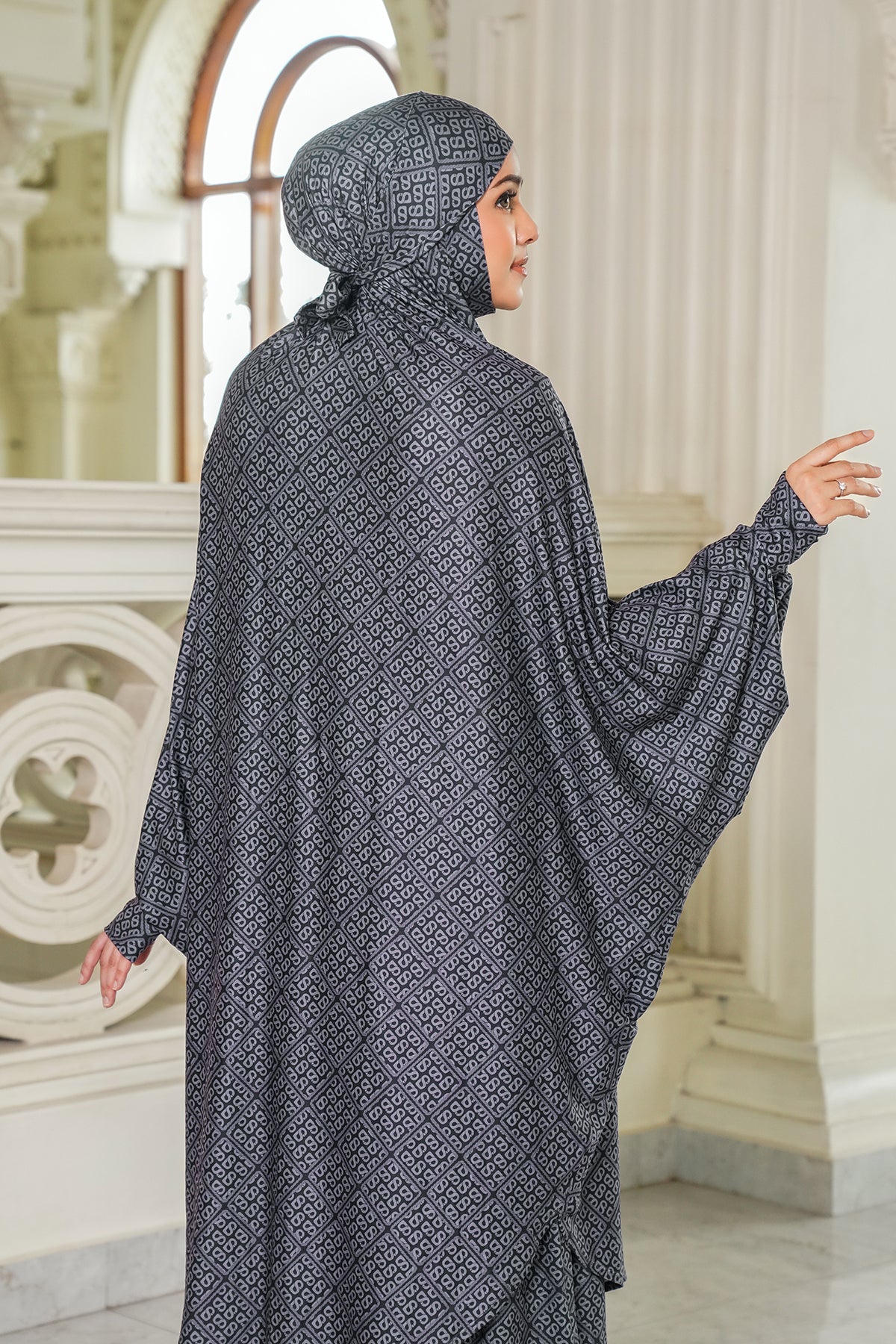 Praying Robe Lacorde Prayer Robe - Black – Buttonscarves
