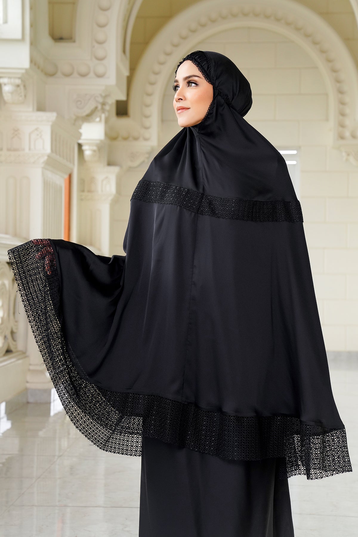 Praying Robe Lavish Prayer Robe - Black – Buttonscarves