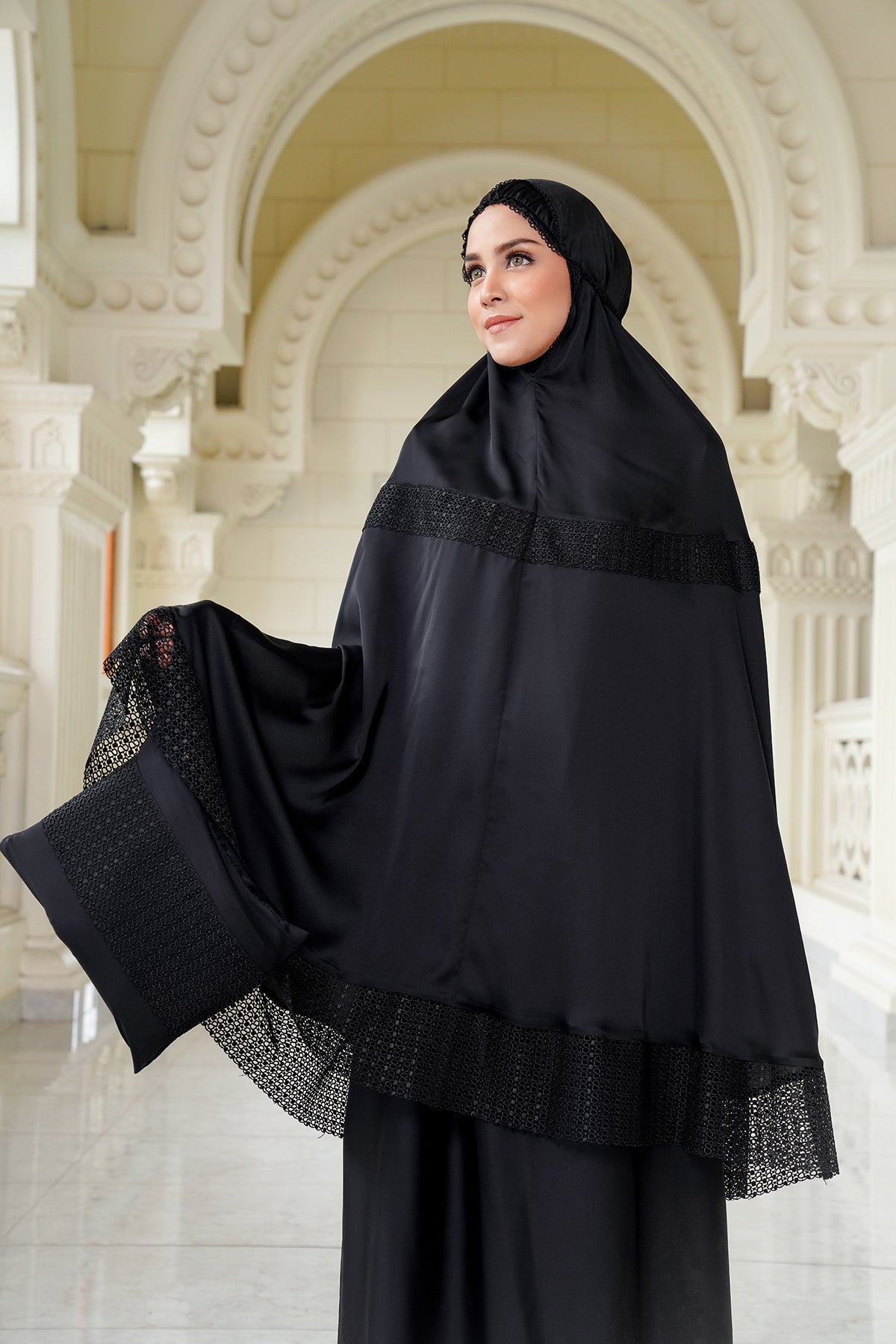 Praying Robe Lavish Prayer Robe - Black – Buttonscarves