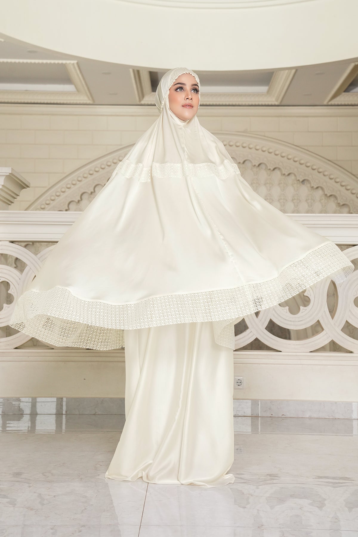 Praying Robe Lavish Prayer Robe - Cream – Buttonscarves
