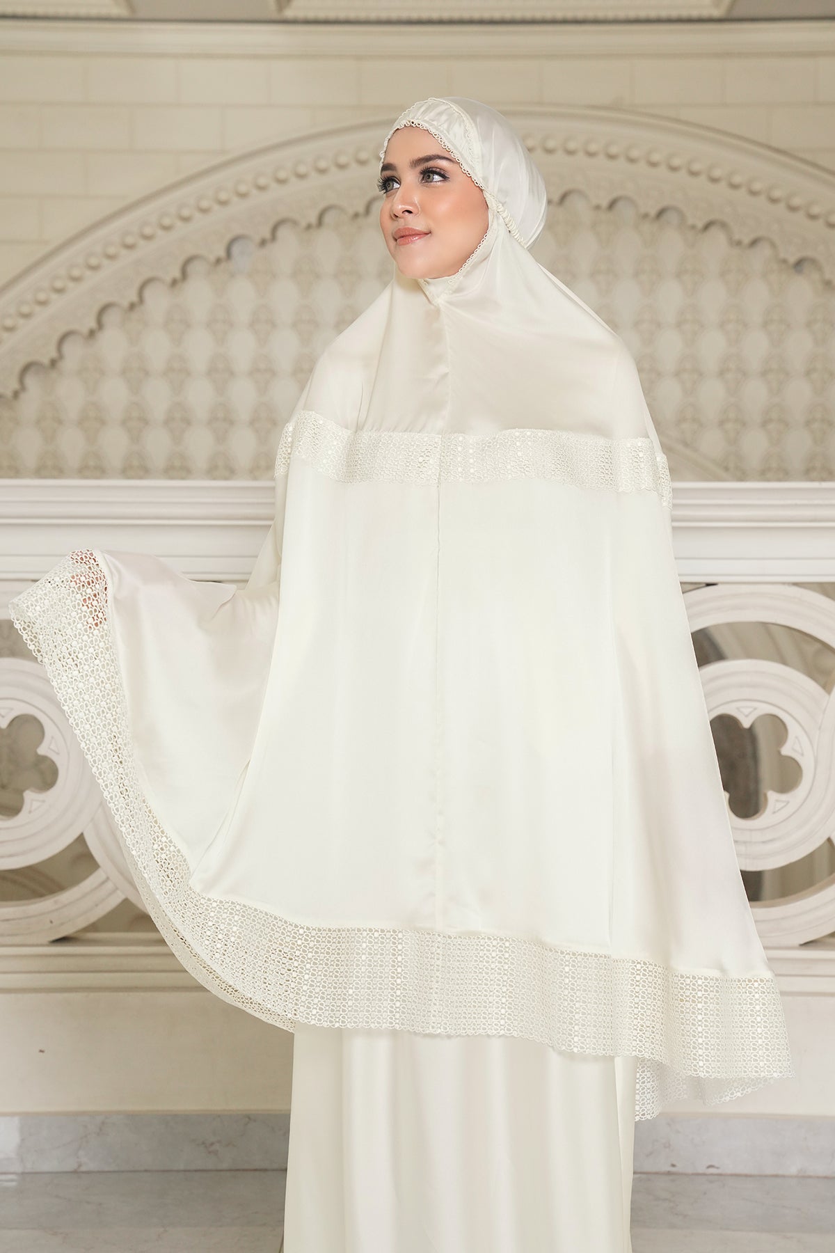 Praying Robe Lavish Prayer Robe - Cream – Buttonscarves
