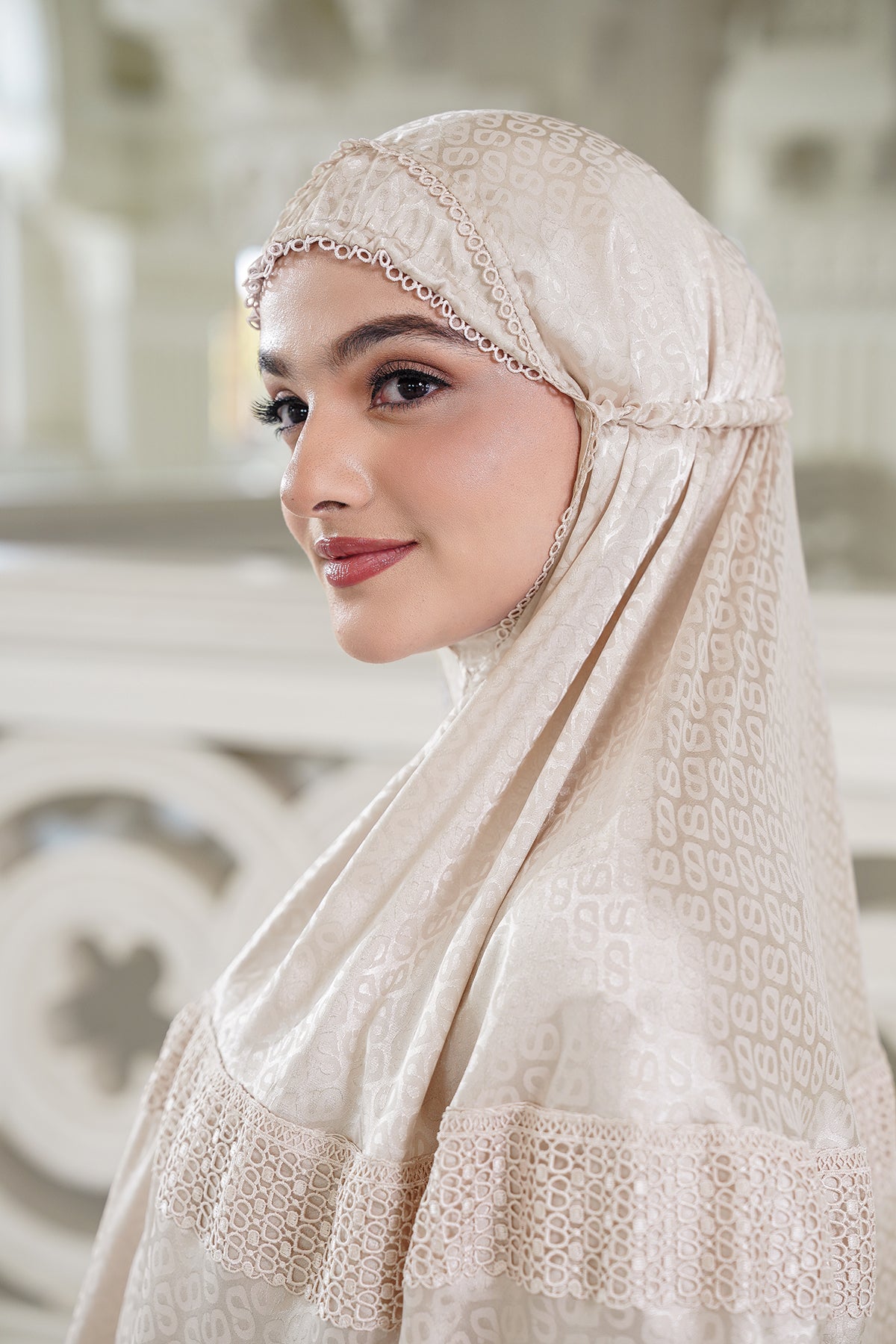 Api Robe Lavish Tapis Prayer Robe - Silver Gray – Buttonscarves