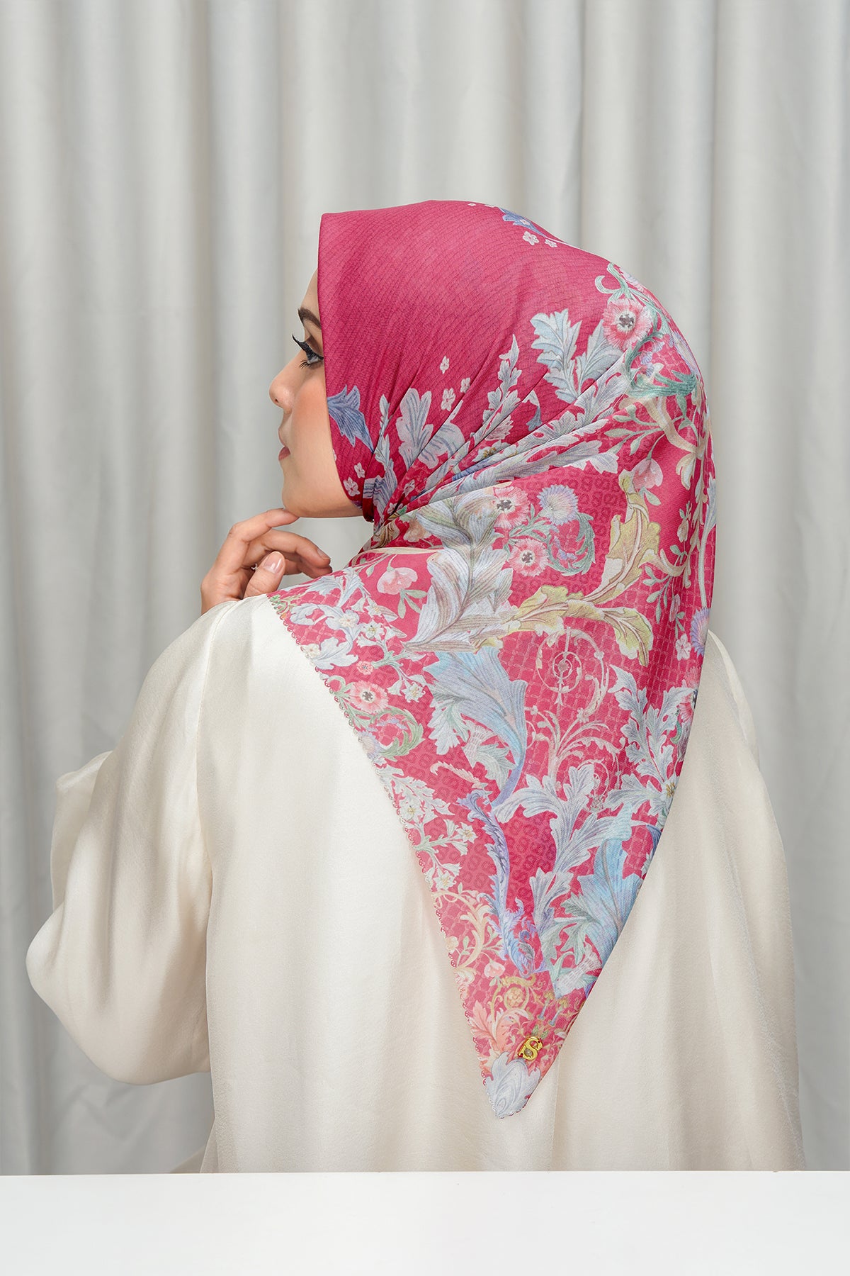 Button Yarrow Royale - Grandeur Square - Pink Yarrow – Buttonscarves