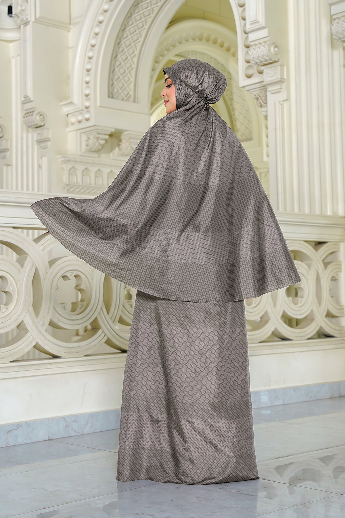 Wicker Capsule Prayer Robe - Wood – Buttonscarves