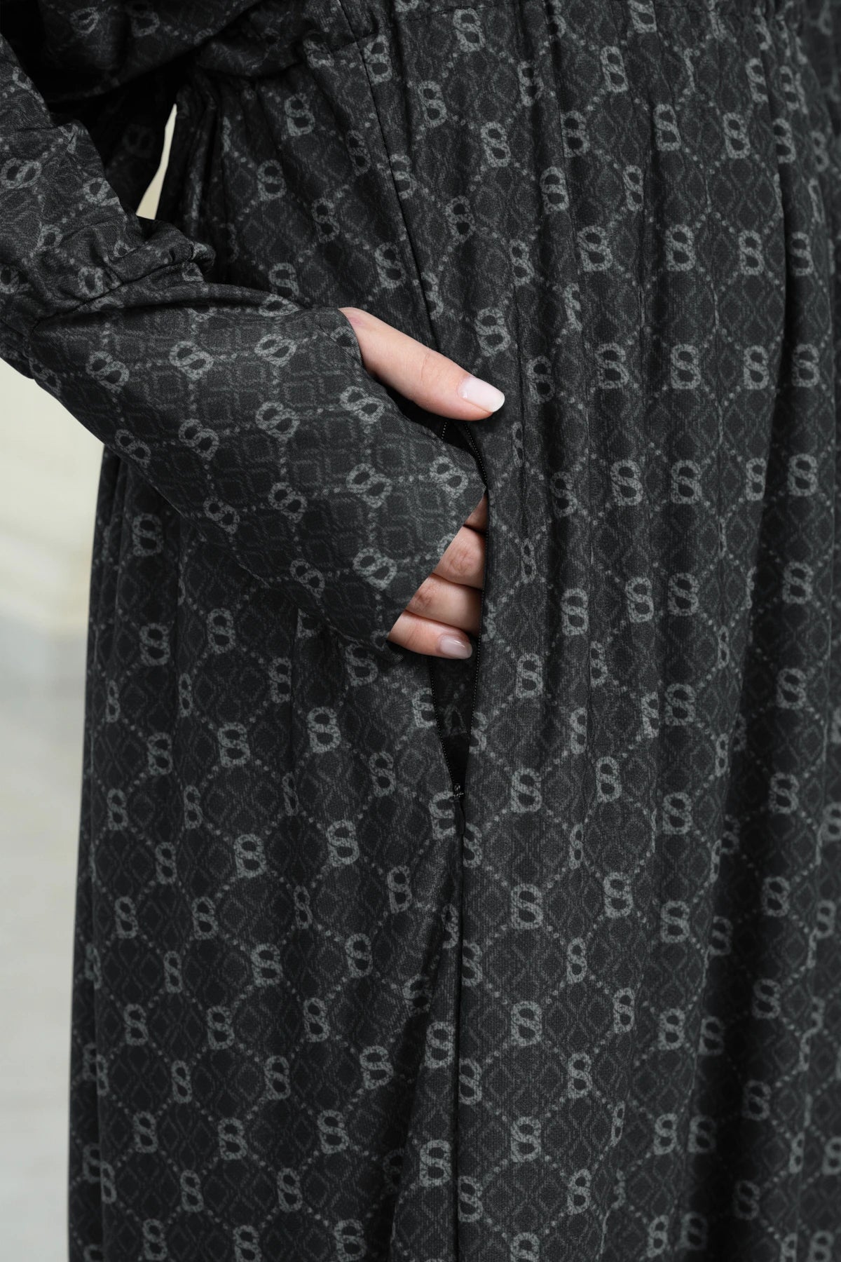 Beverly Prayer Robe - Black