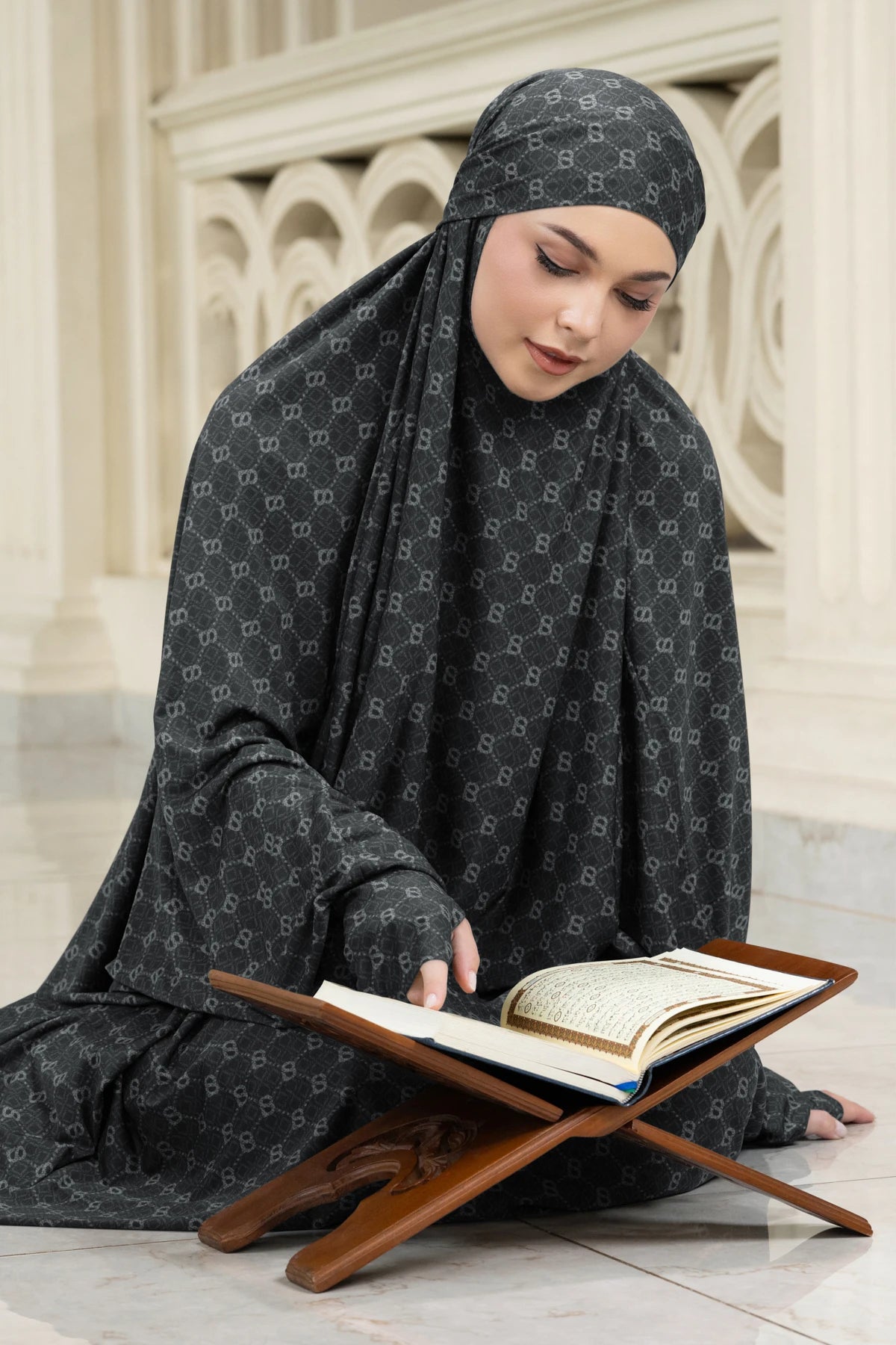 Beverly Prayer Robe - Black
