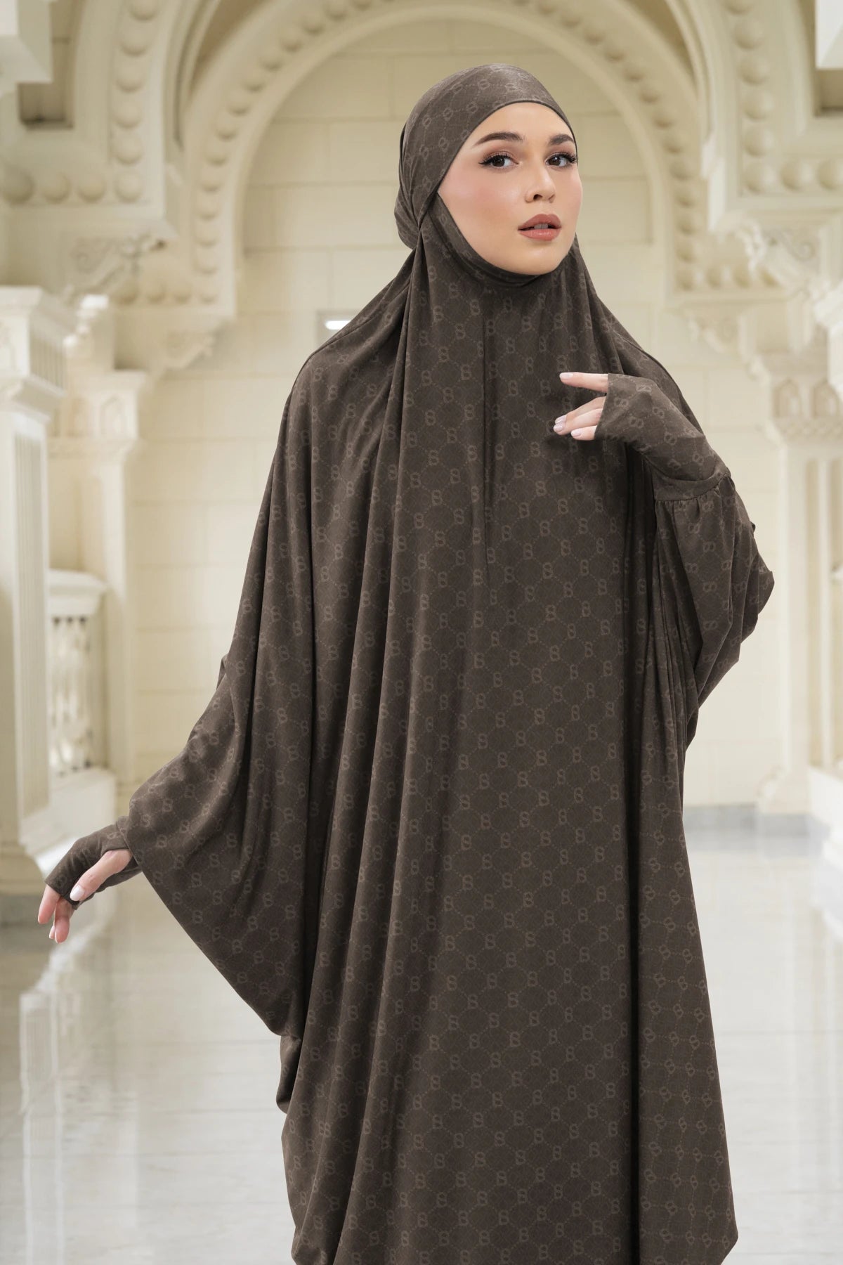 Beverly Prayer Robe - Cocoa