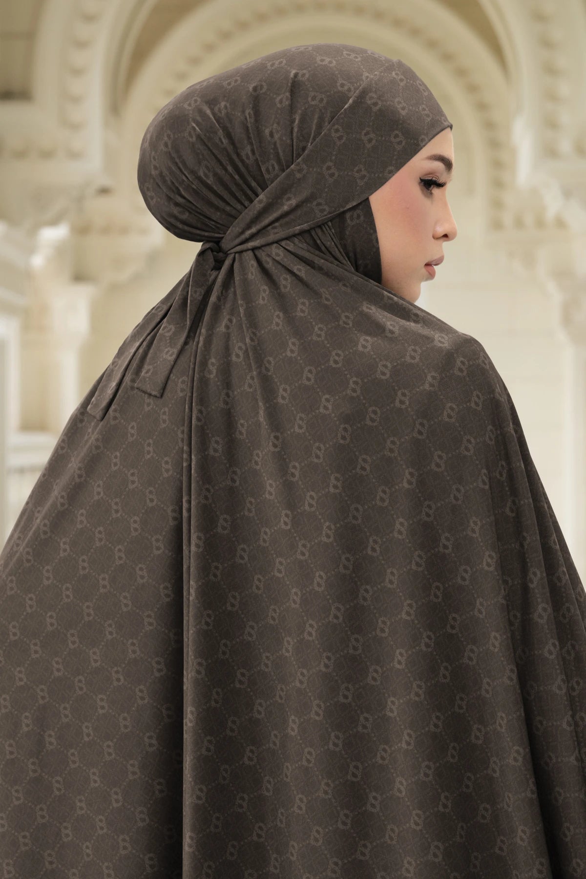 Beverly Prayer Robe - Cocoa