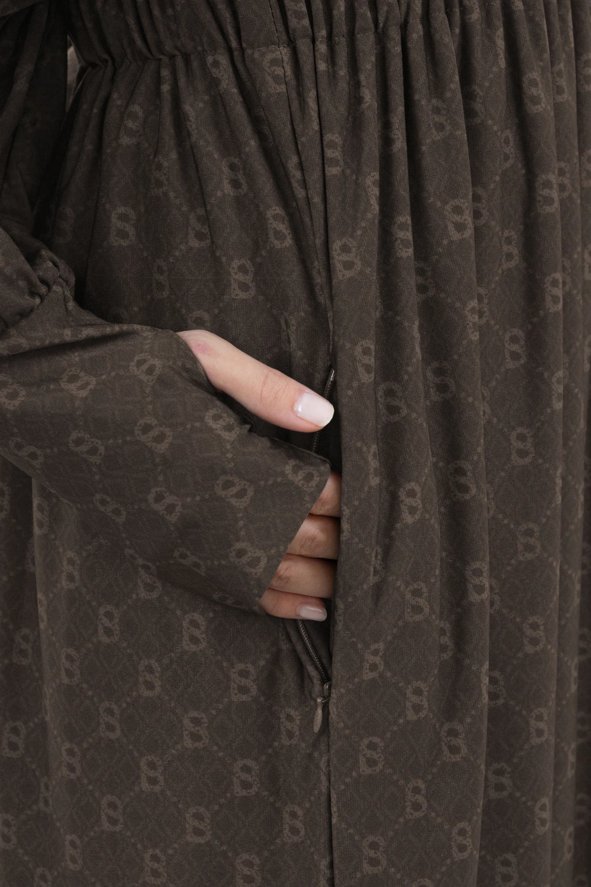 Beverly Prayer Robe - Cocoa