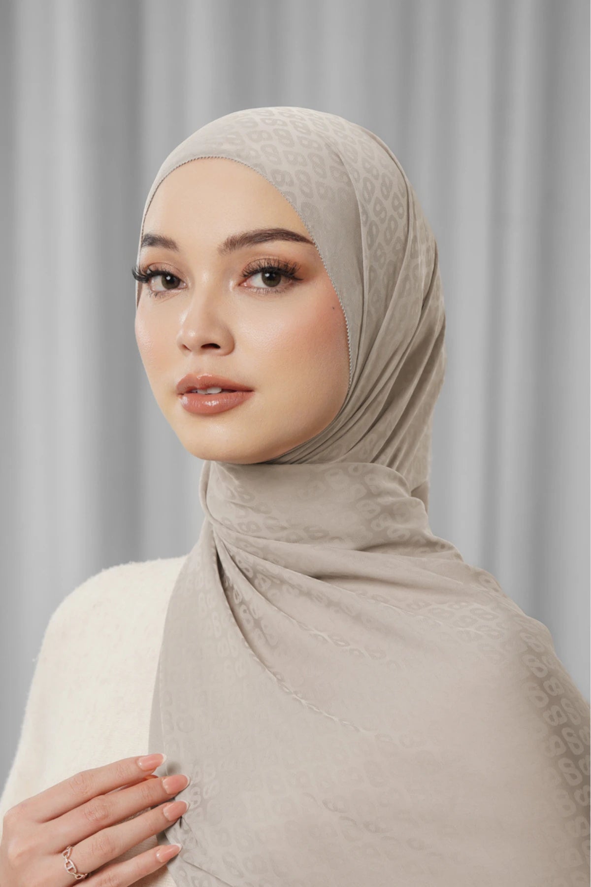 Tapis Satin Jacquard Shawl - Satelite