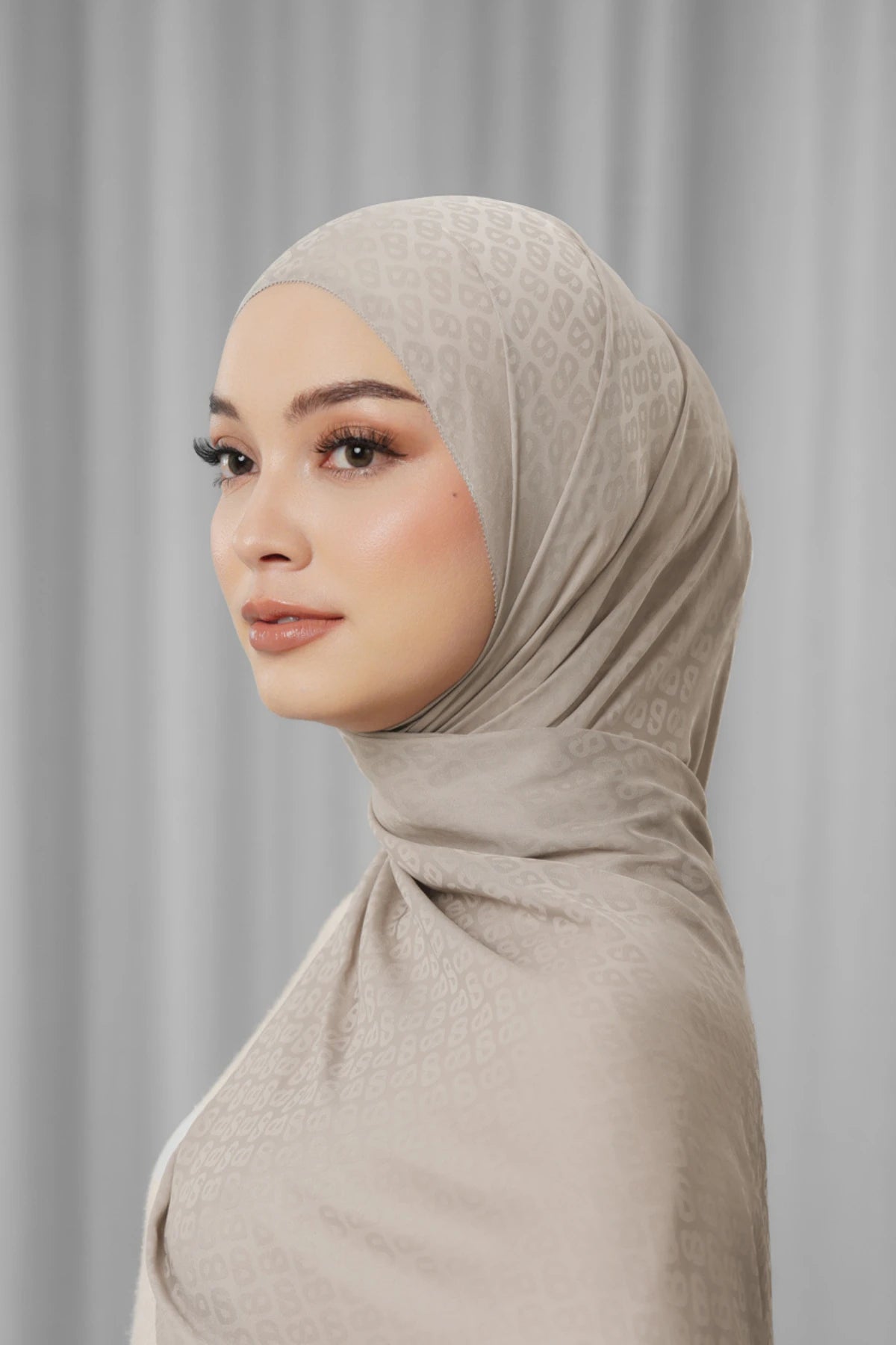 Tapis Satin Jacquard Shawl - Satelite