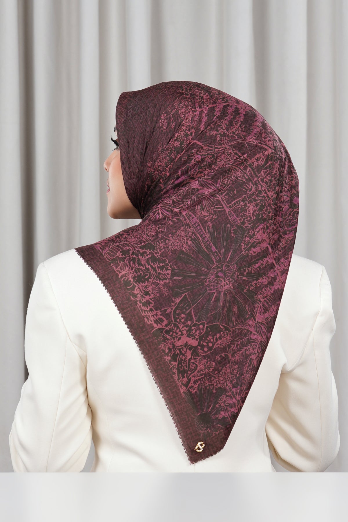 Soleil Square - Garnet