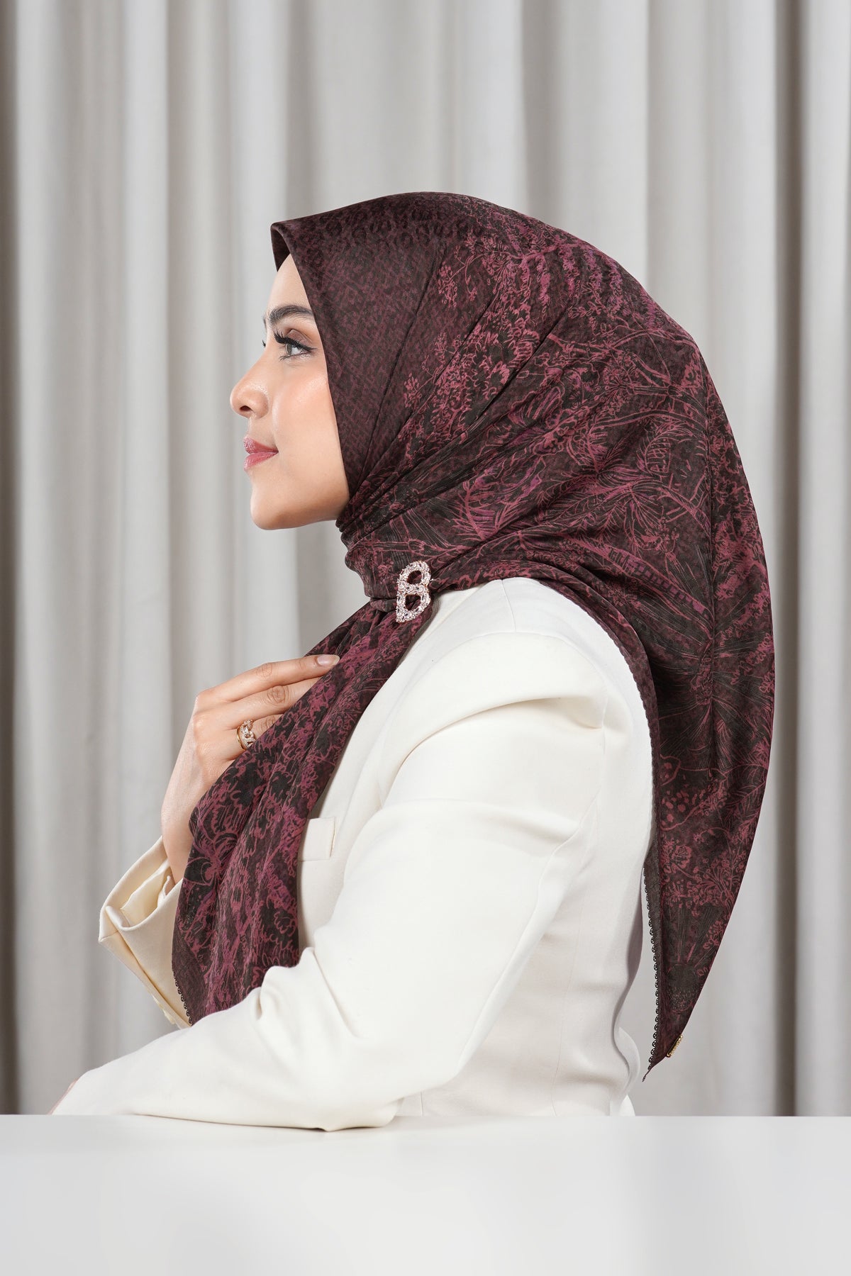 Soleil Square - Garnet