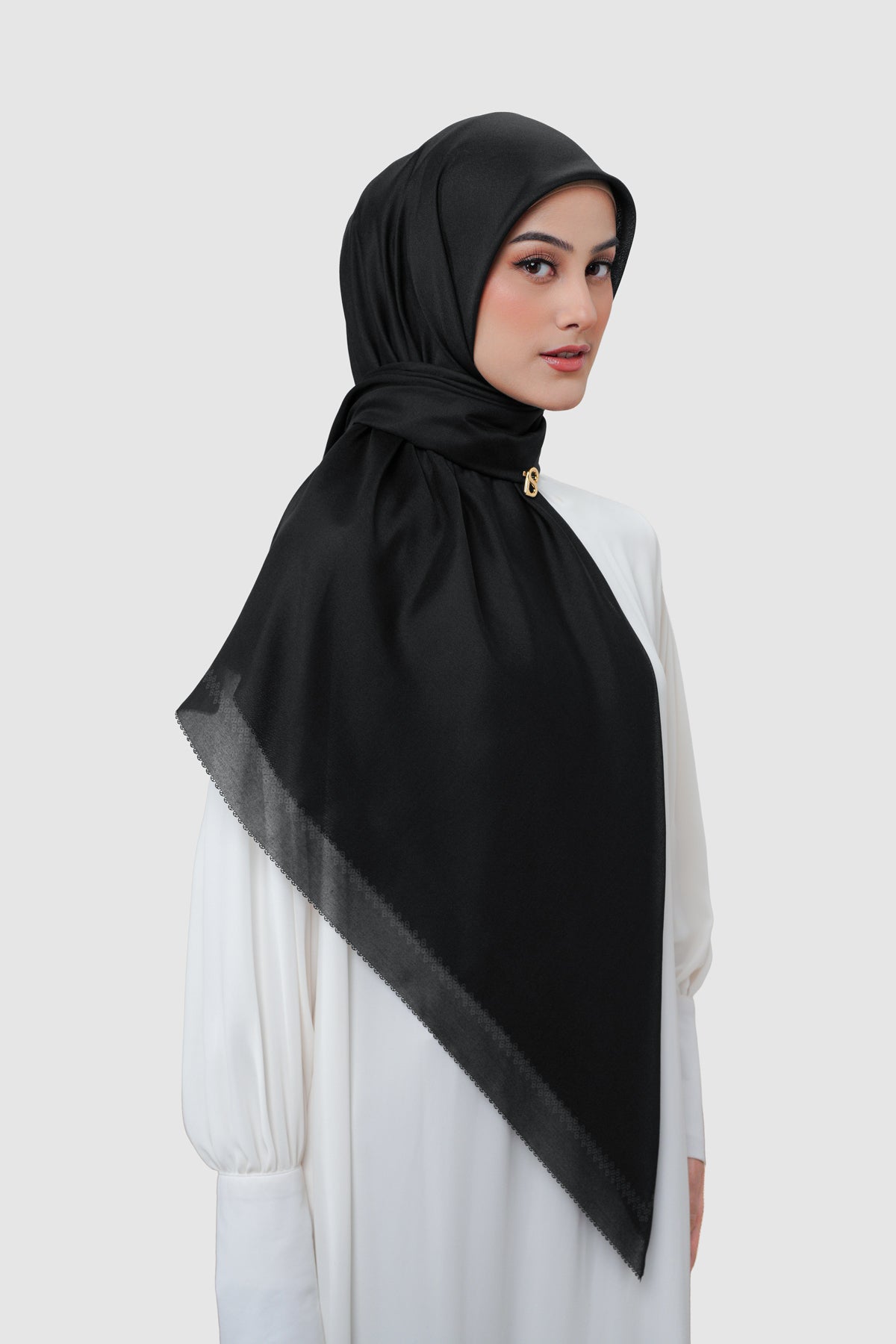 Today's Scarf XL - Jet Black – Buttonscarves