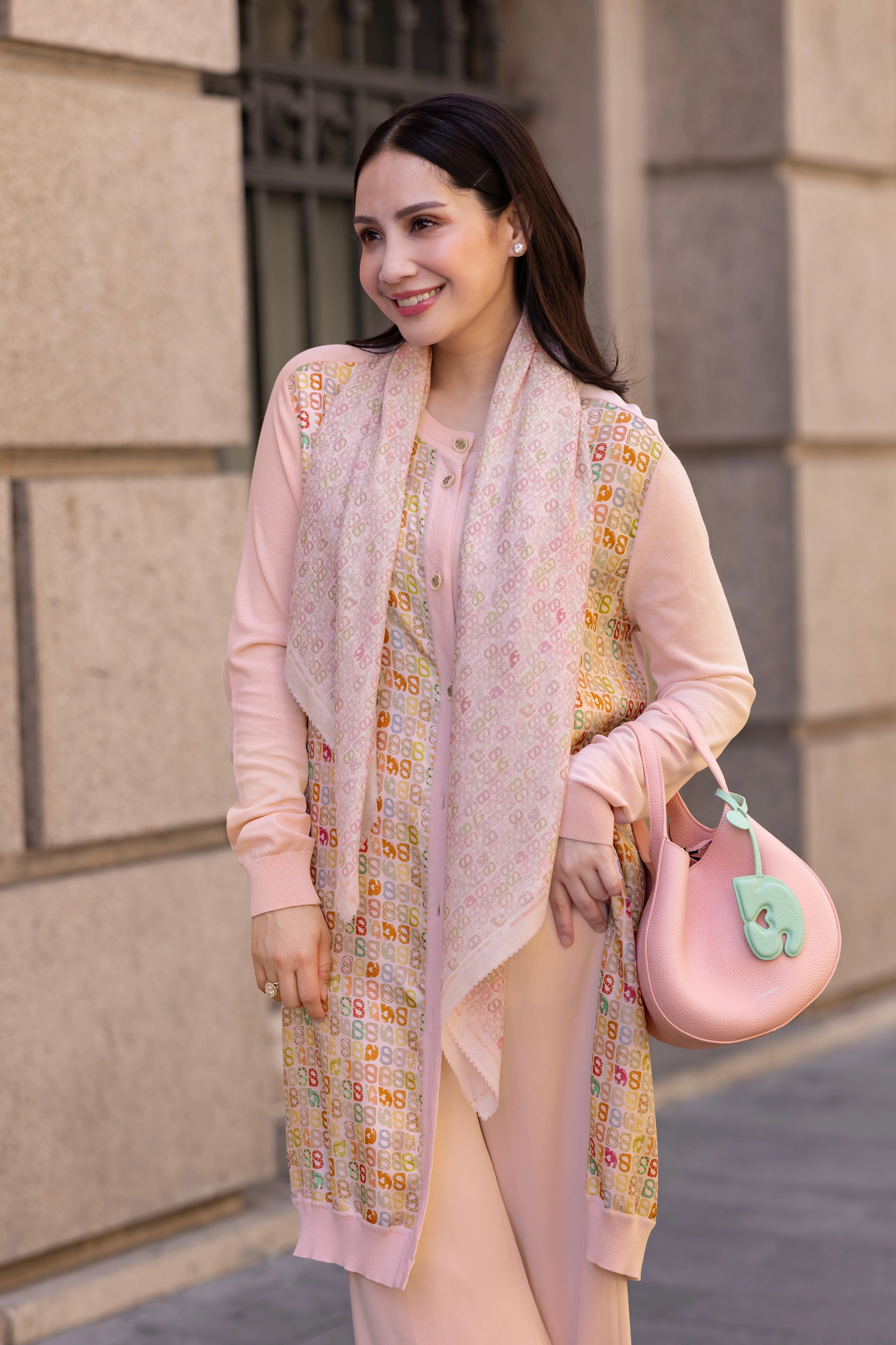 Nagita Square - Rose Petals
