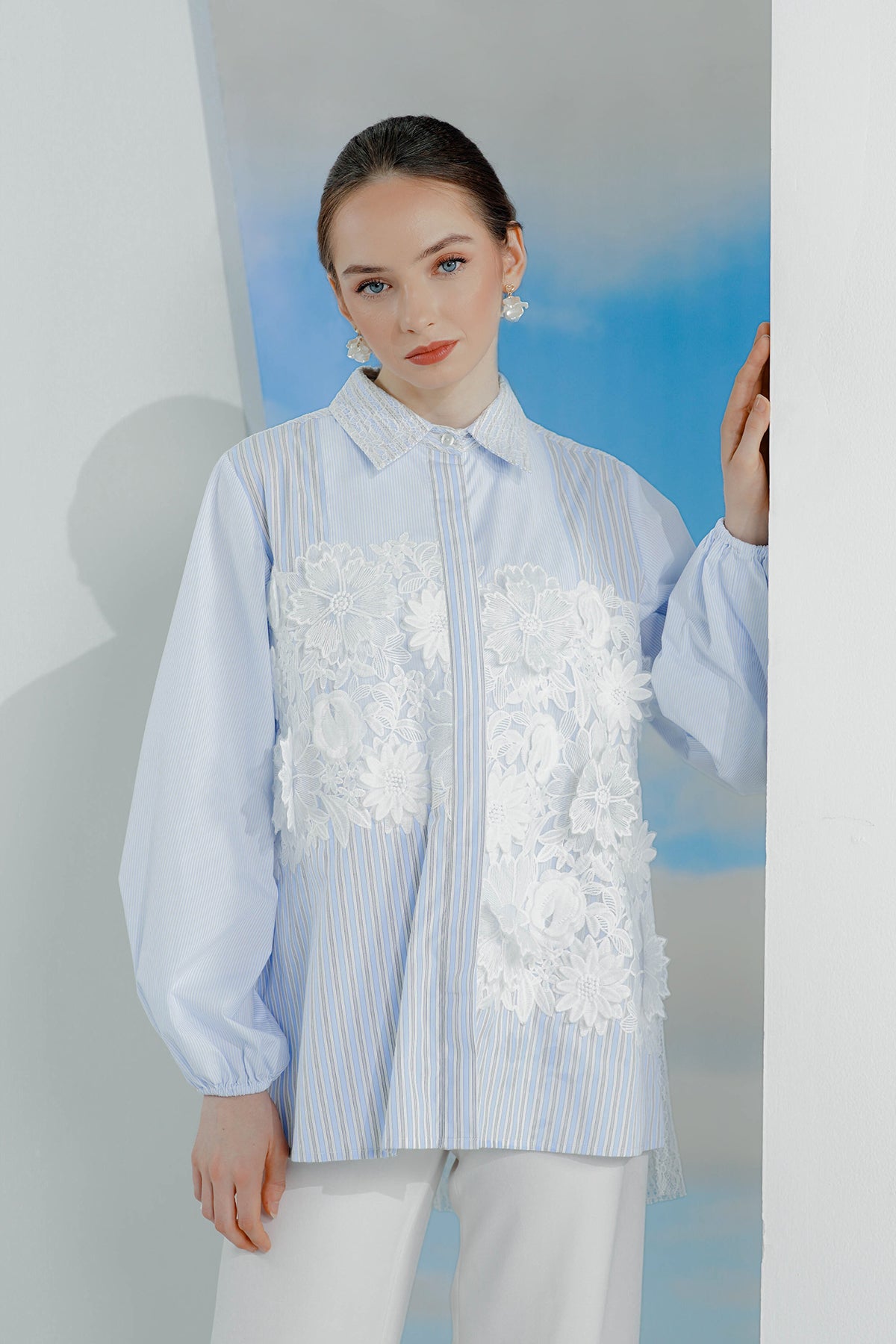 Jeslyn Embroidery Shirt - Blue