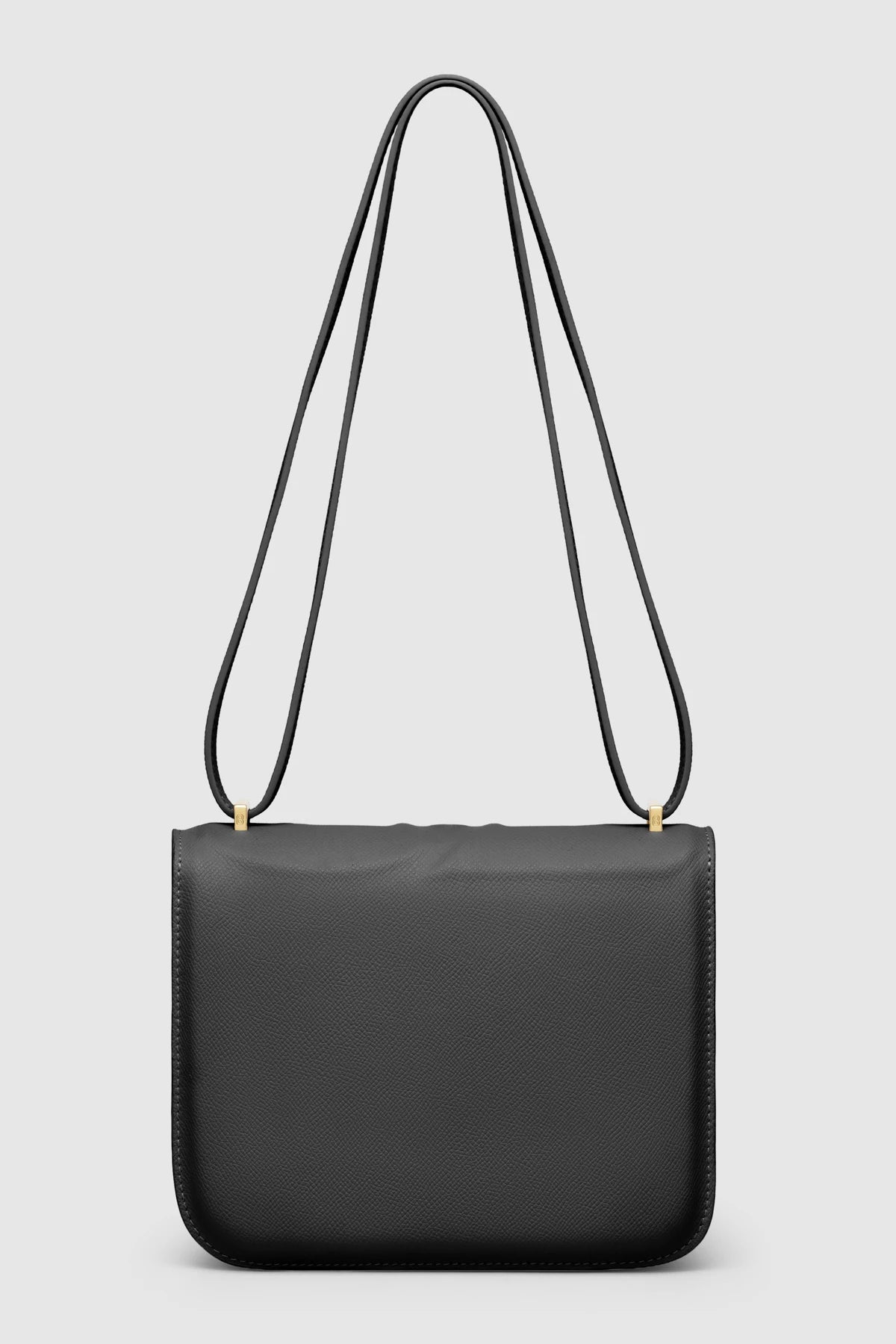 Bagian belakang tas Buttonscarves Alba Bag Medium warna hitam