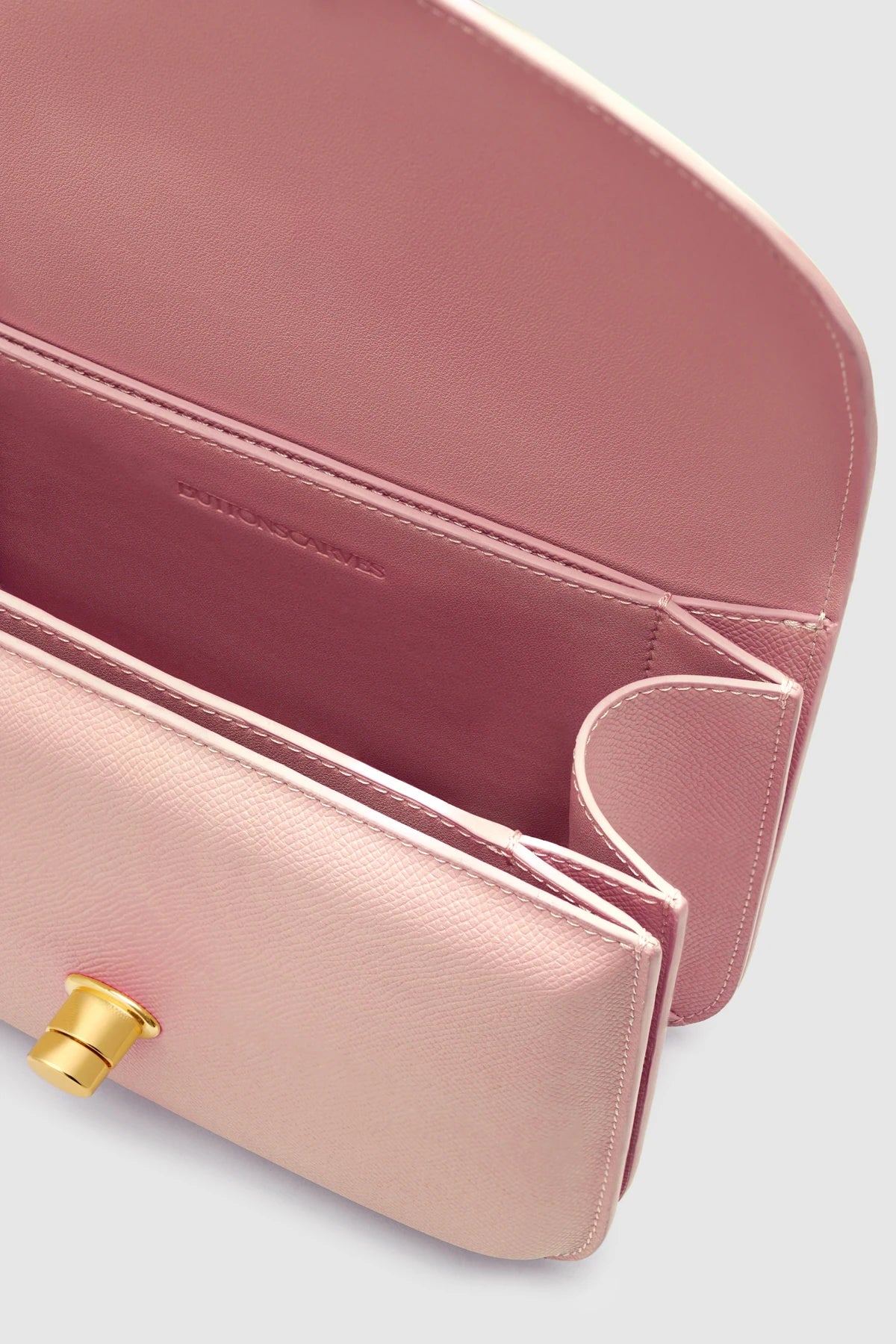 Foto bagian dalam Buttonscarves Alba Bag Medium warna dusty pink