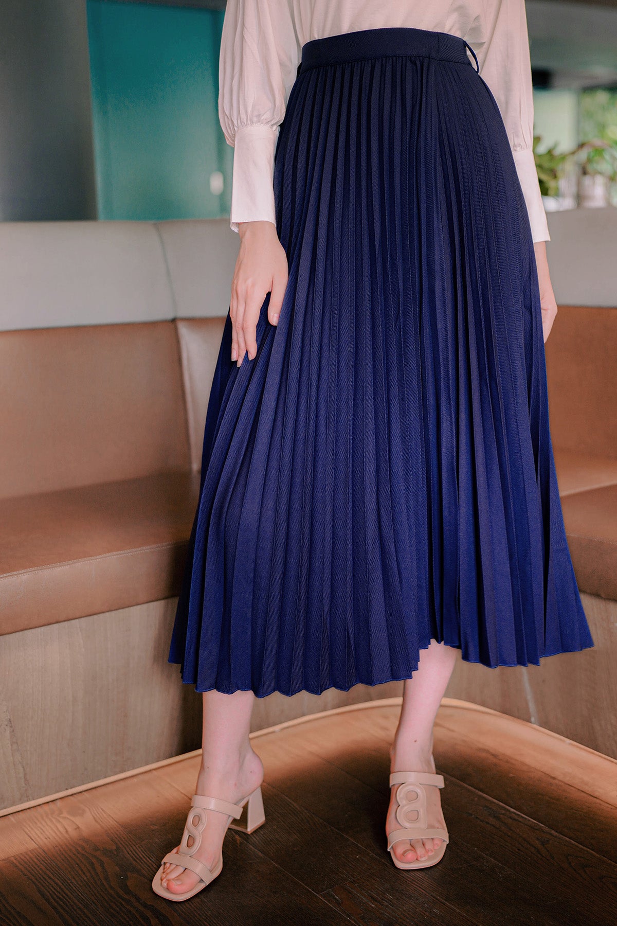 Cleo Pleated Skirt - Navy – Buttonscarves