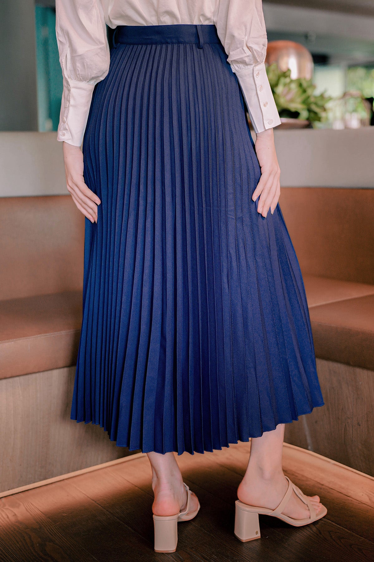 Cleo Pleated Skirt - Navy – Buttonscarves