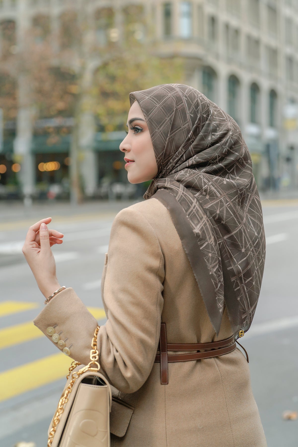 Louvre Genişletilmiş Kare - Tik