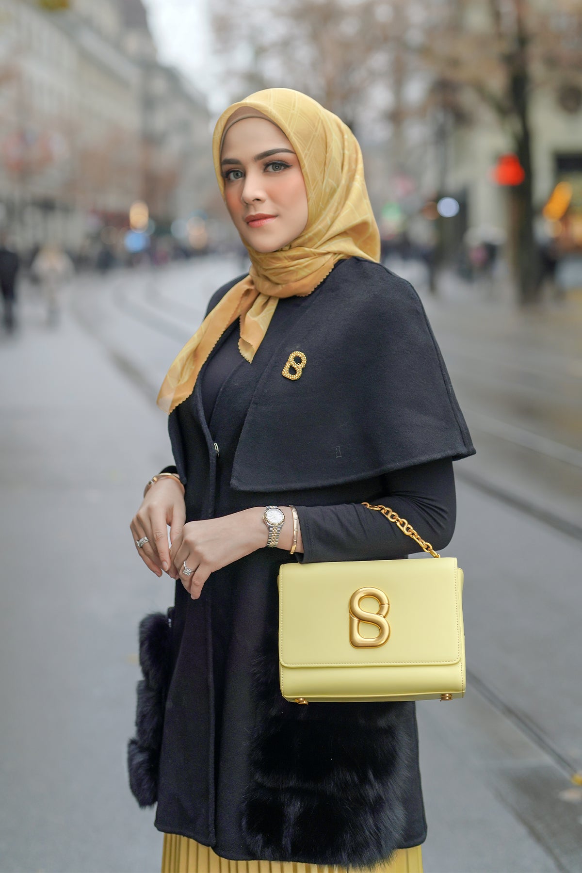 Louvre Genişletilmiş Meydanı - Ayçiçeği