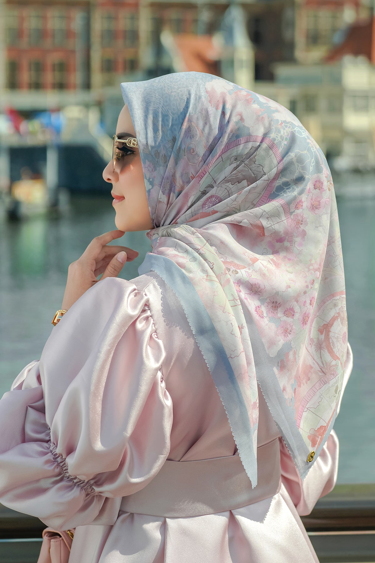 Buton Labuan The Journey Square - Labuan Bajo – Buttonscarves