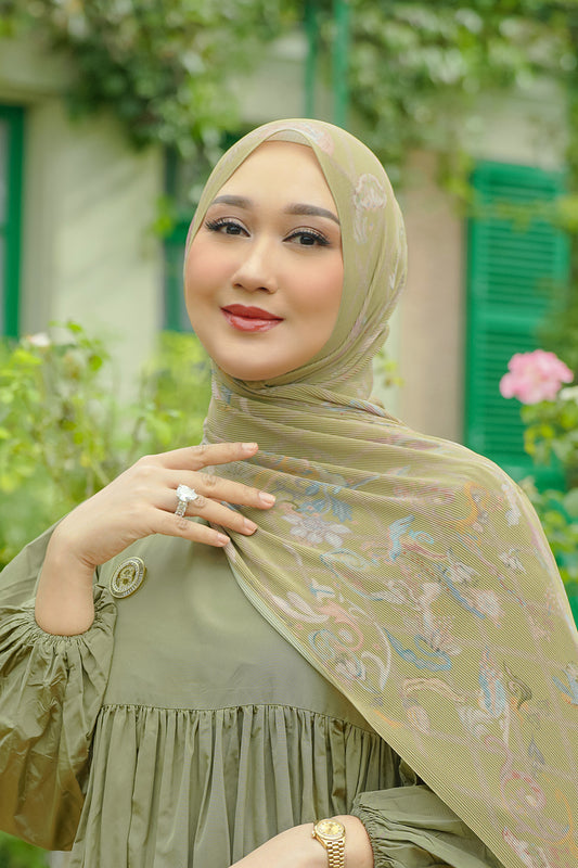 The Autograph Pleated Shawl - Vert