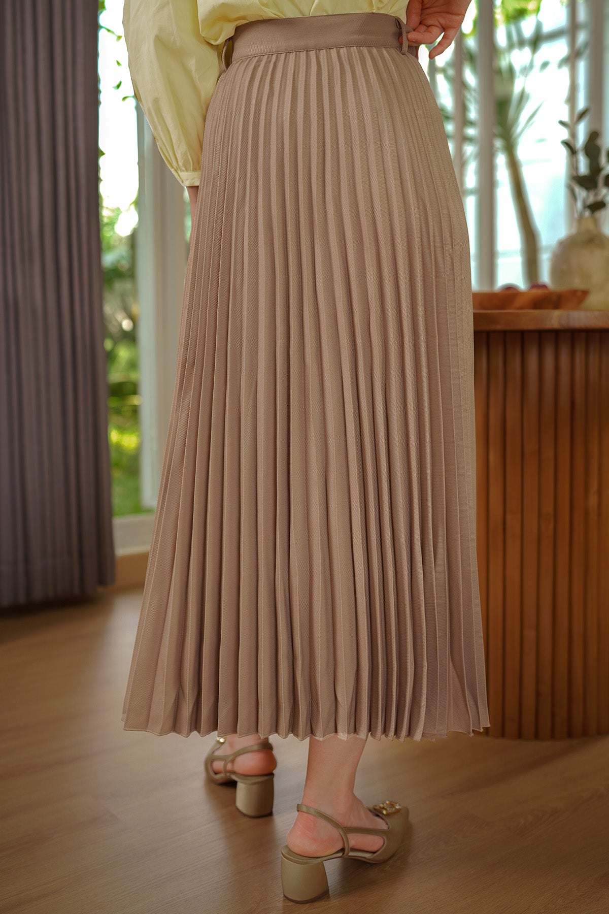 Cleo Pleated Skirt - Latte