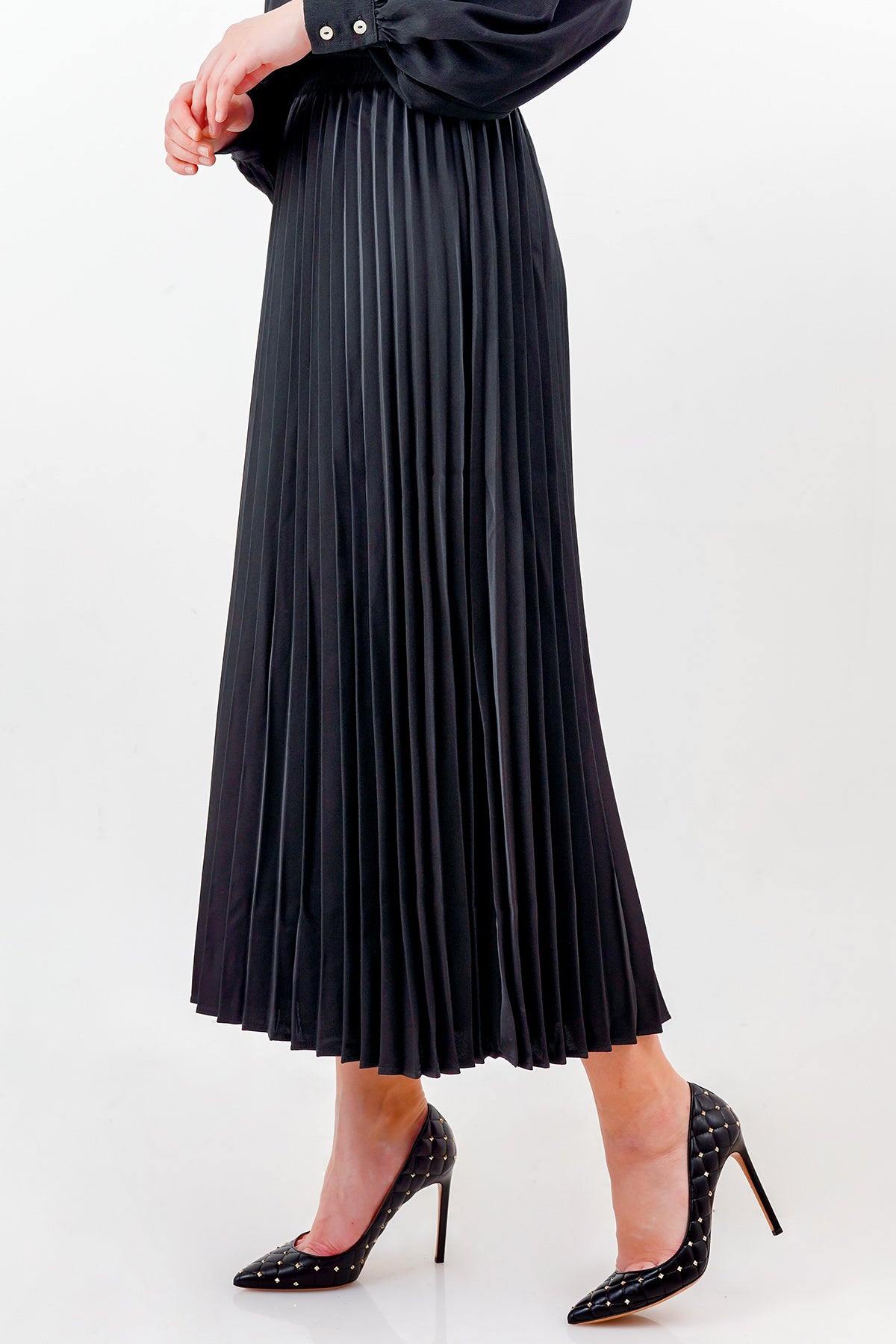 Satin Pleats Skirt - Black