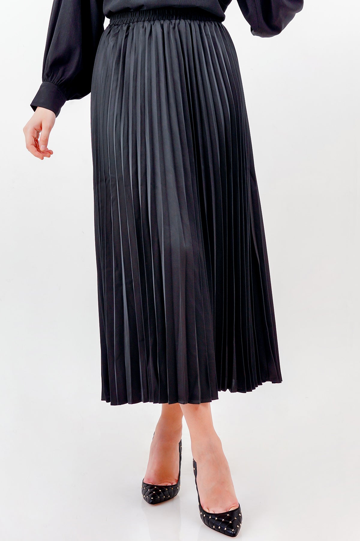 Satin Pleats Skirt - Black – Buttonscarves